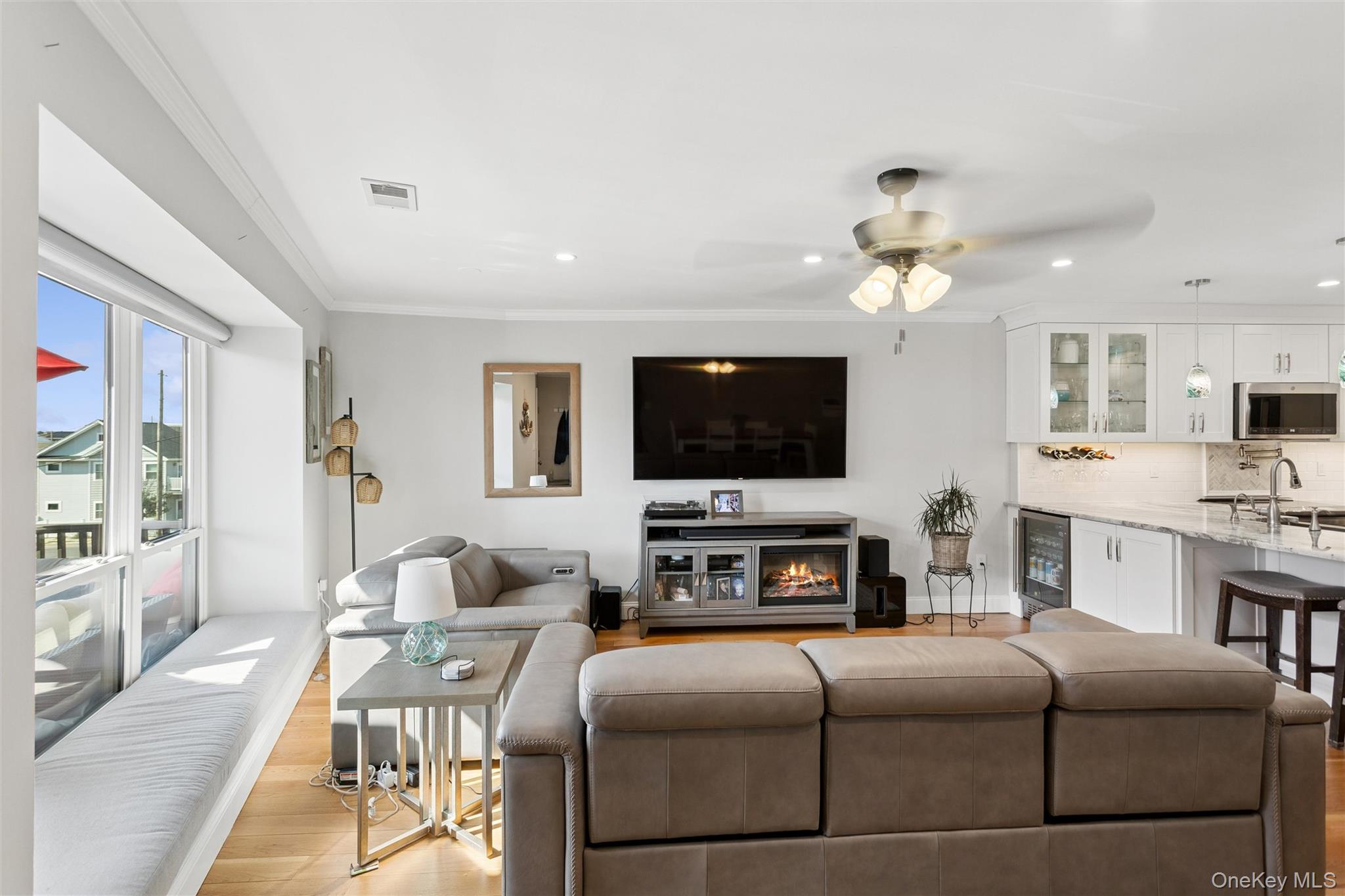 94 Pacific Boulevard Property Photo 14
