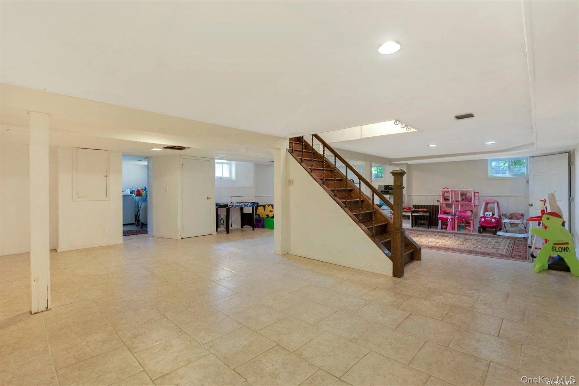 18 Addison Lane Property Photo 3
