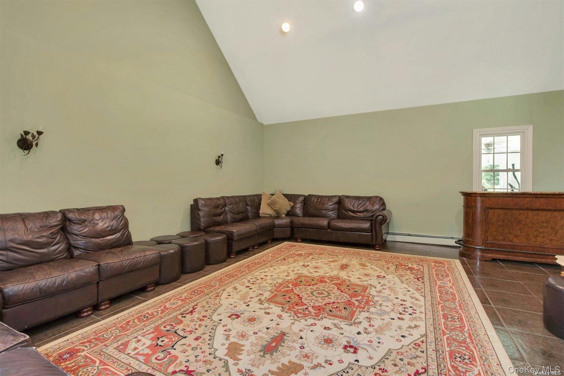 18 Addison Lane Property Photo 6