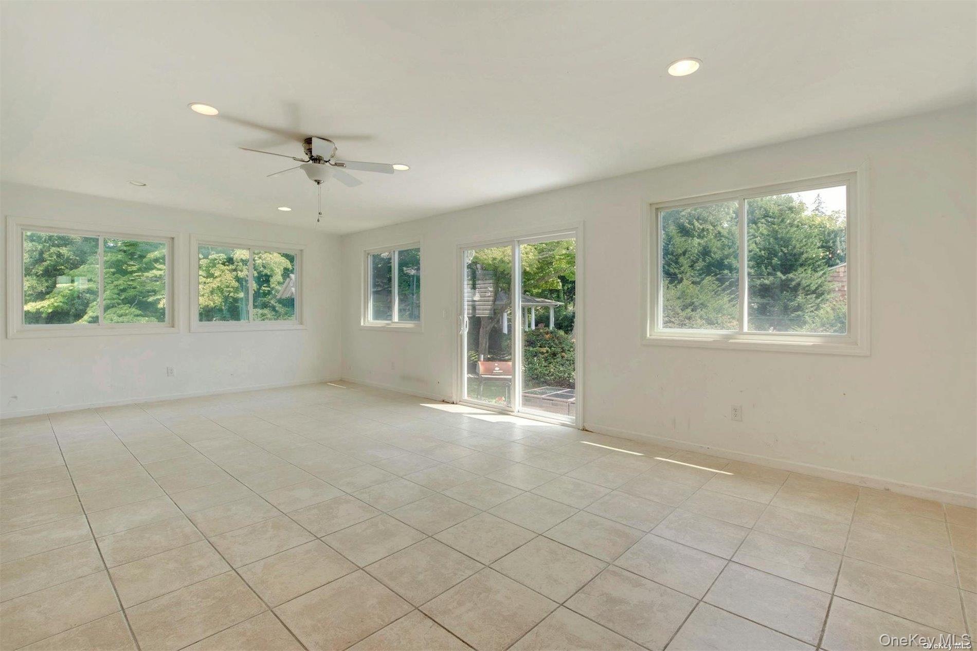 18 Addison Lane Property Photo 11