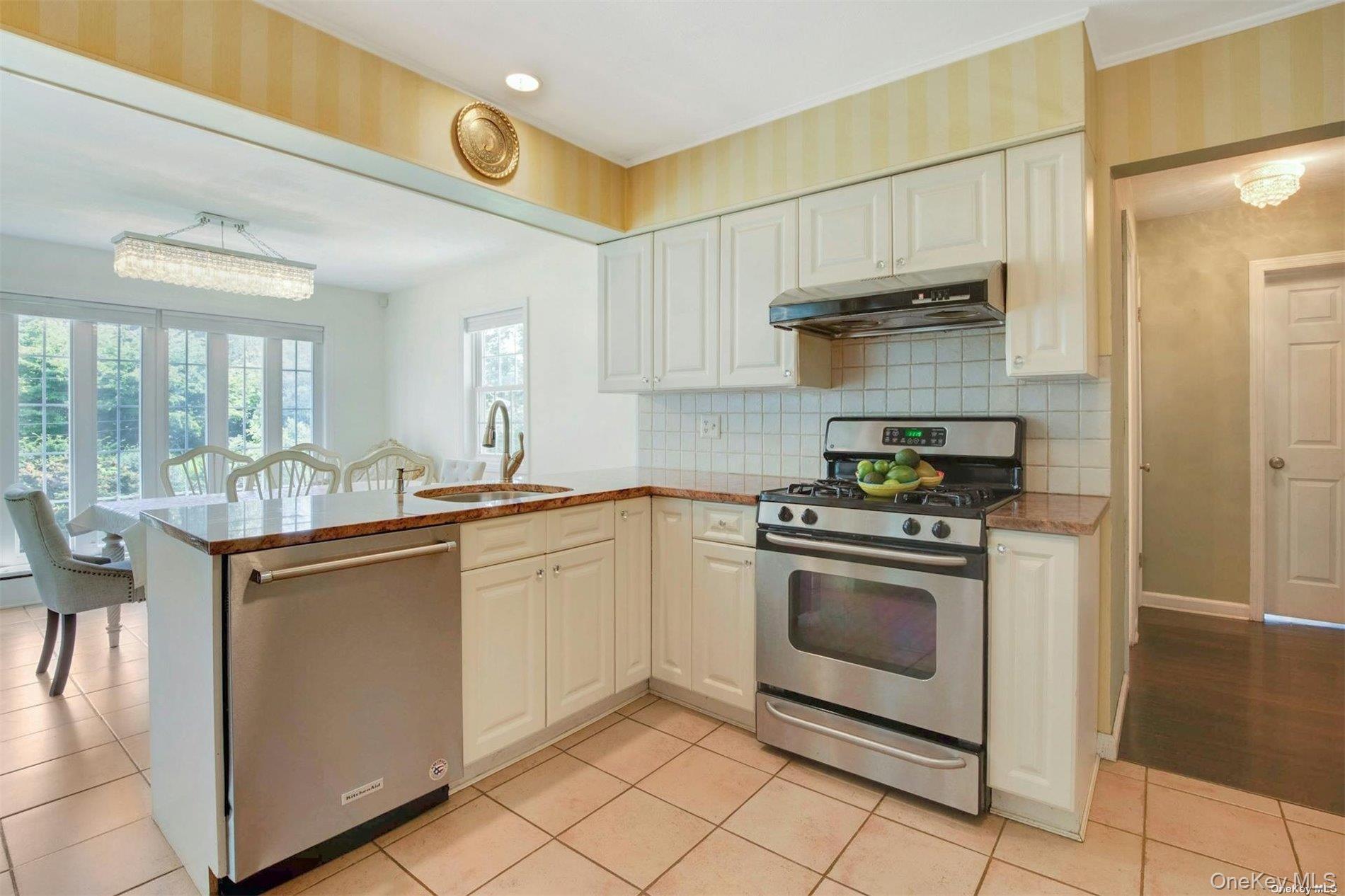 18 Addison Lane Property Photo 23