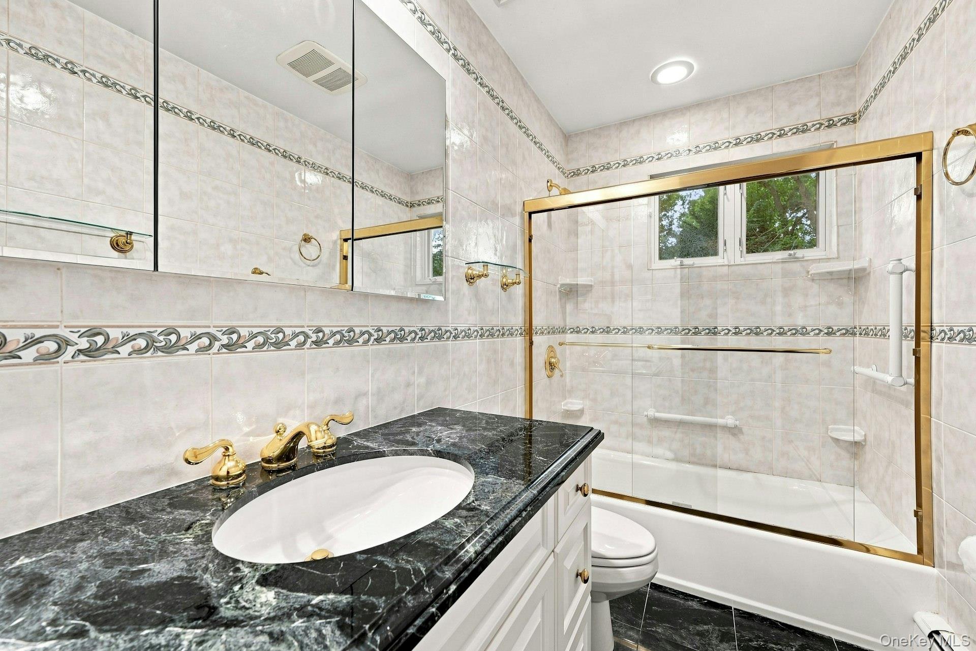 86 39th Street Property Photo 19