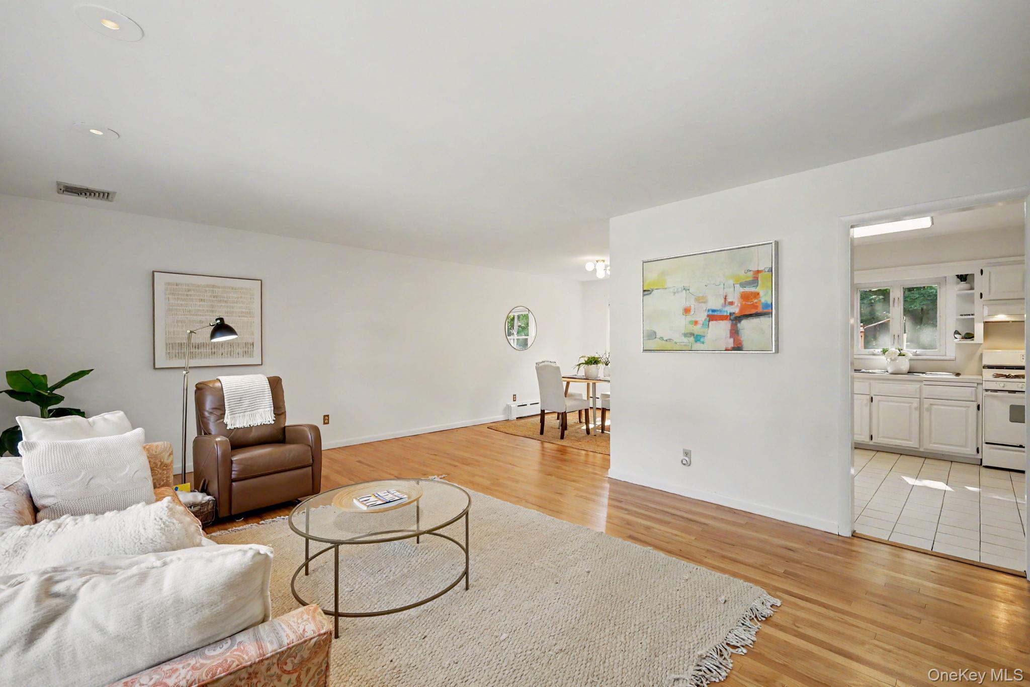 132 Laurel Avenue Property Photo 4