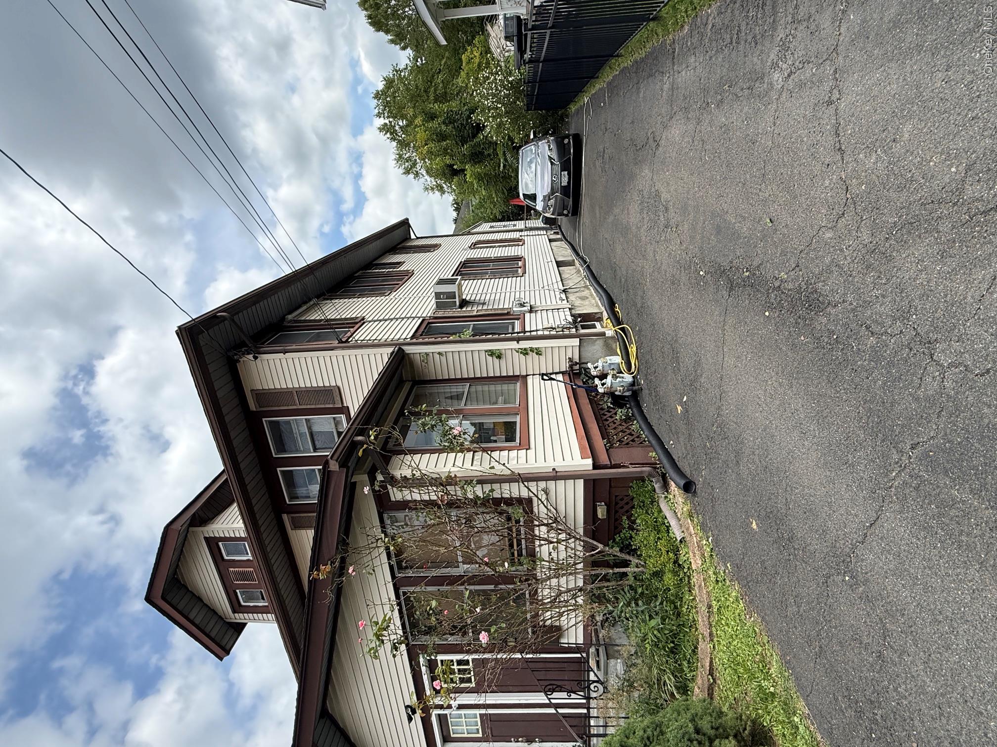 32 S. Brett Street Property Photo 3