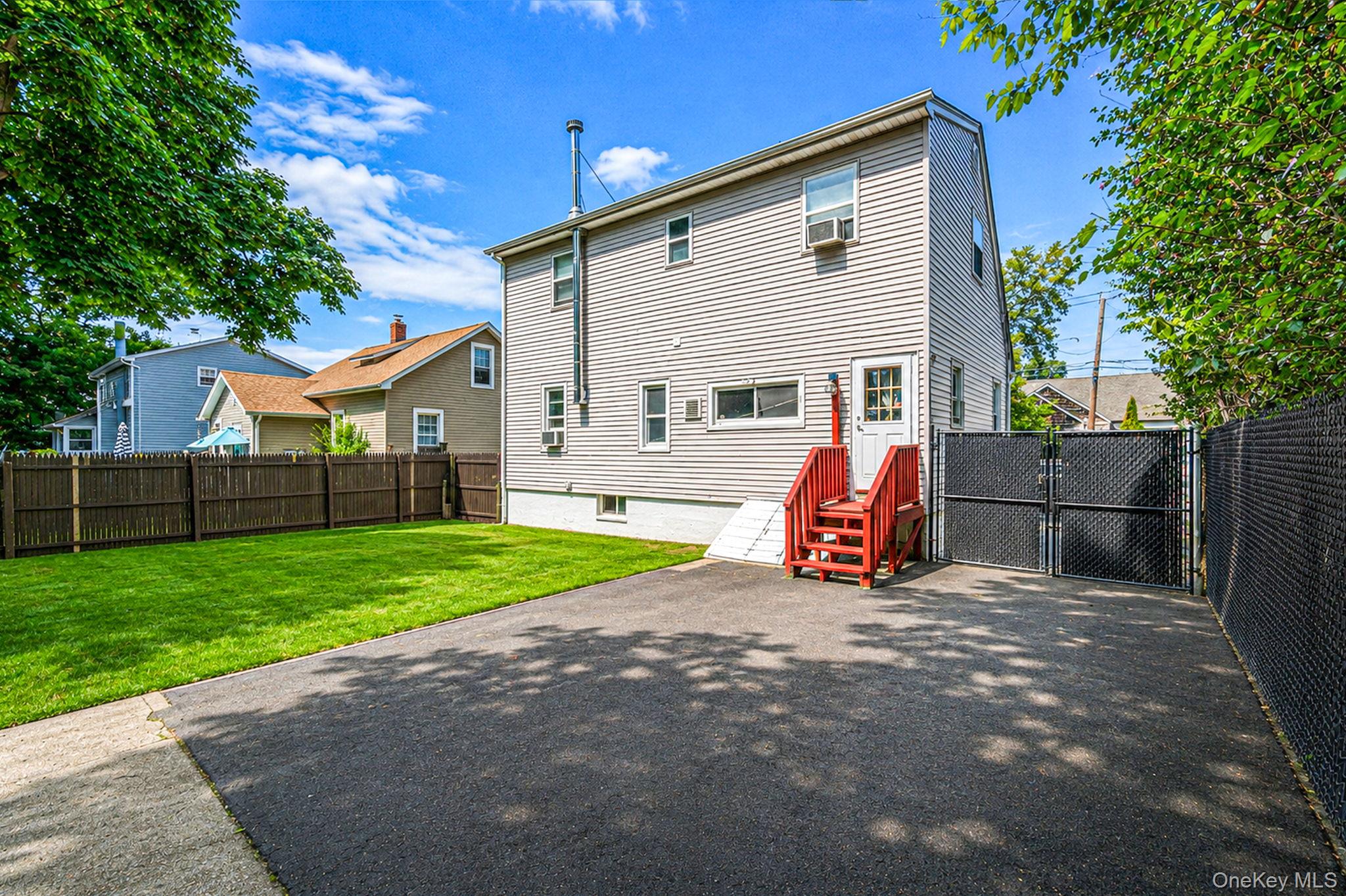 14 Richard Avenue Property Photo 6