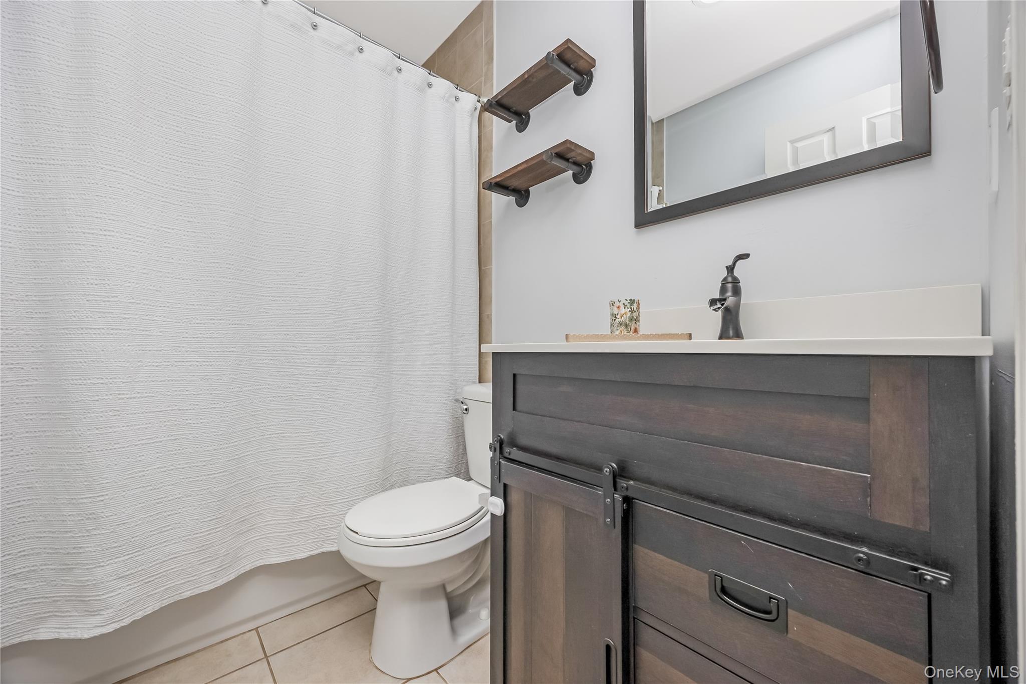 393 W End Avenue Property Photo 12