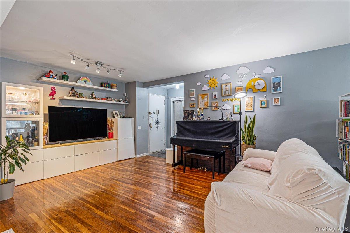 224-24 Union Street 4r Property Photo 5