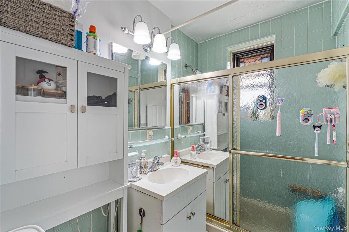 224-24 Union Street 4r Property Photo 11