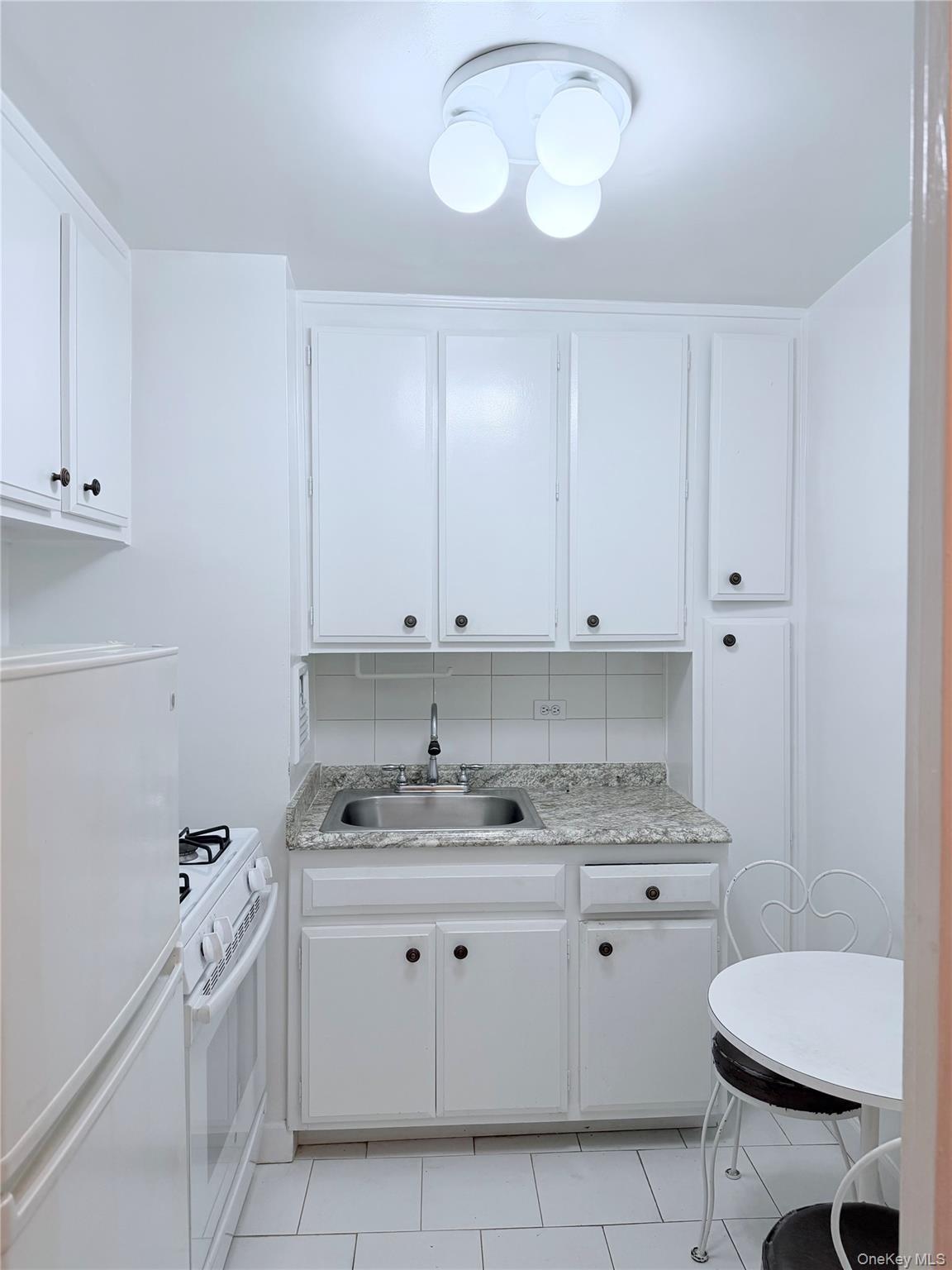 8515 Main Street 9b Property Photo 6