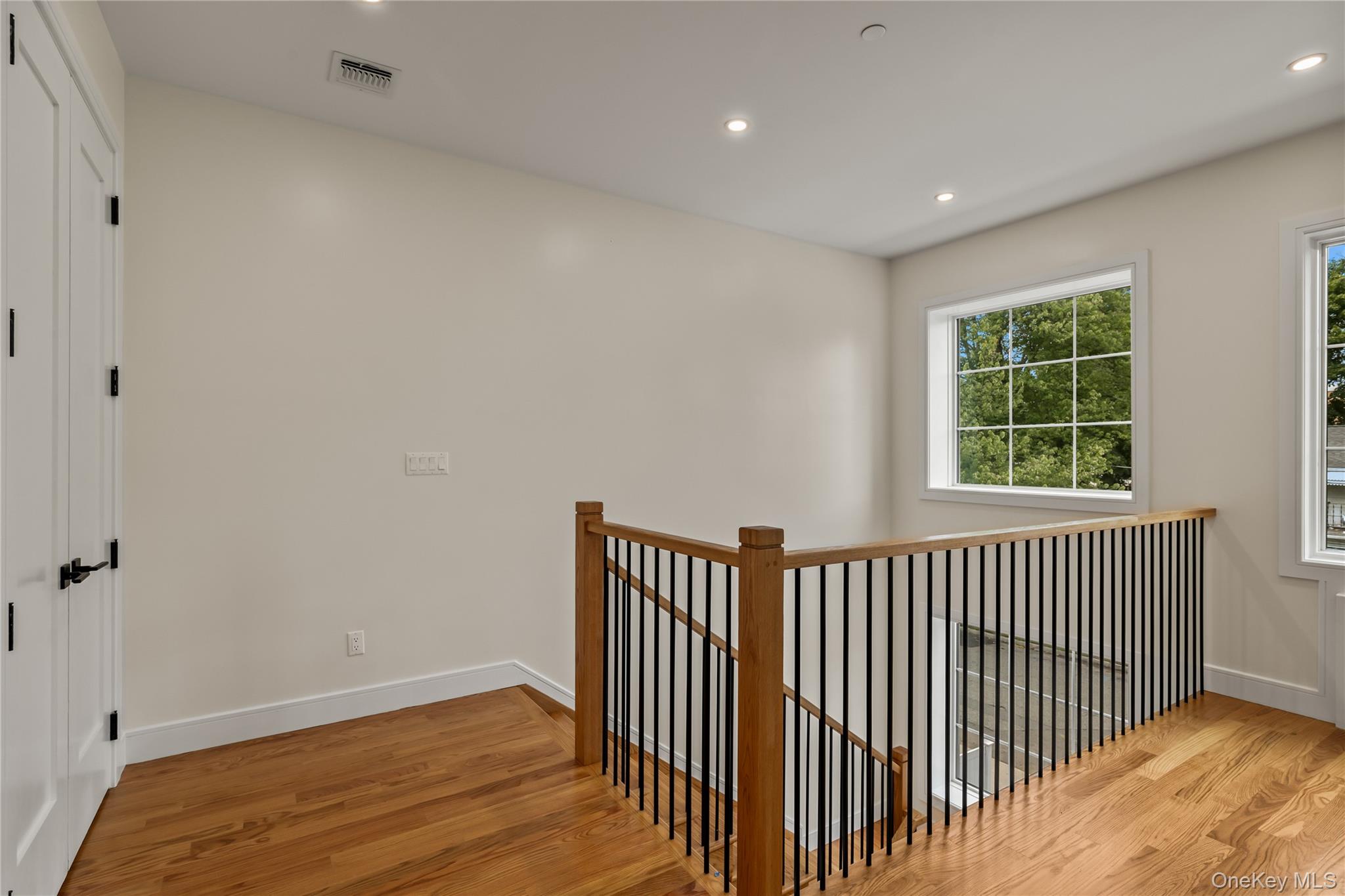 30 E Castle Avenue #101 Property Photo 7