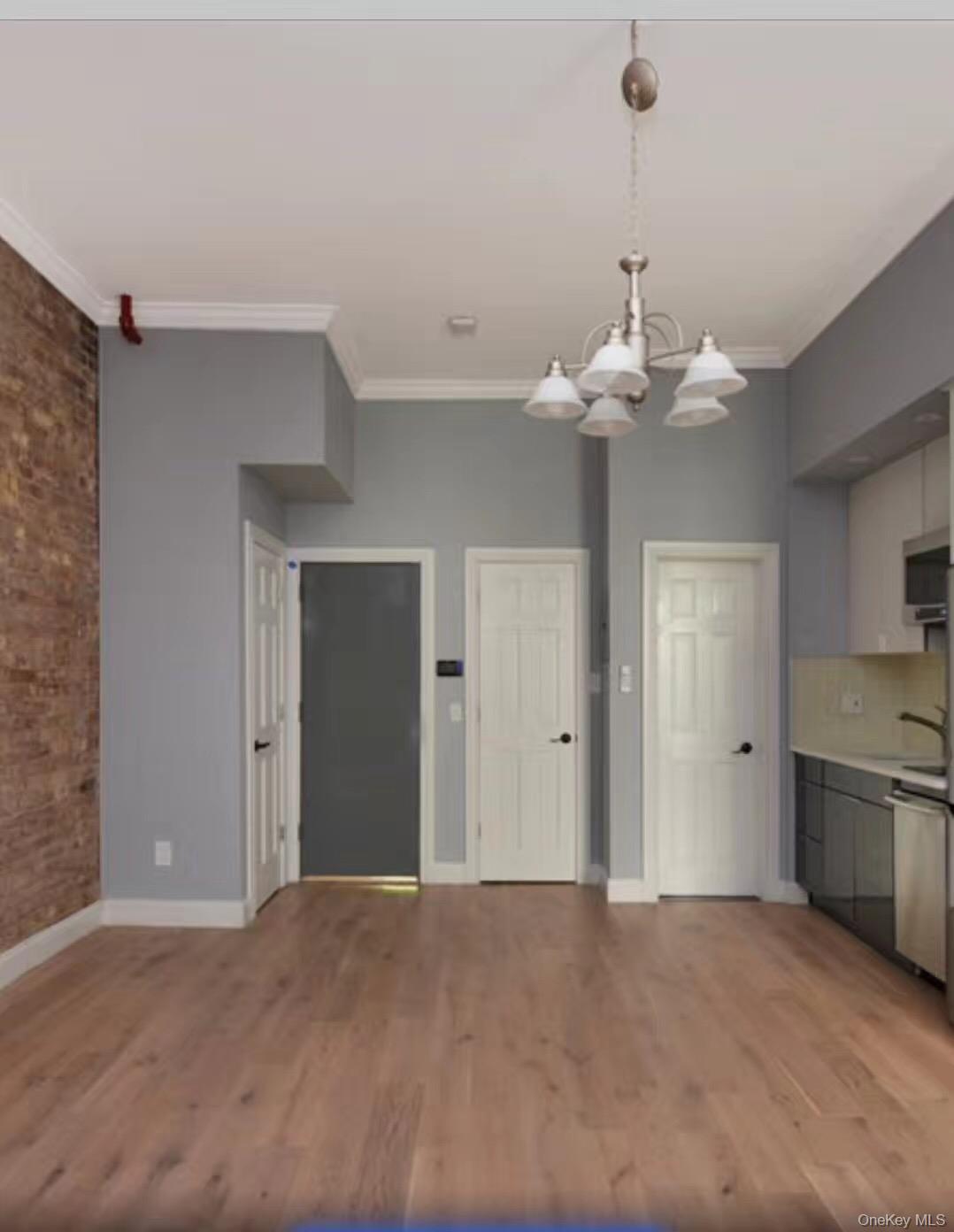 1598 Lexington Avenue 3 Property Photo 3