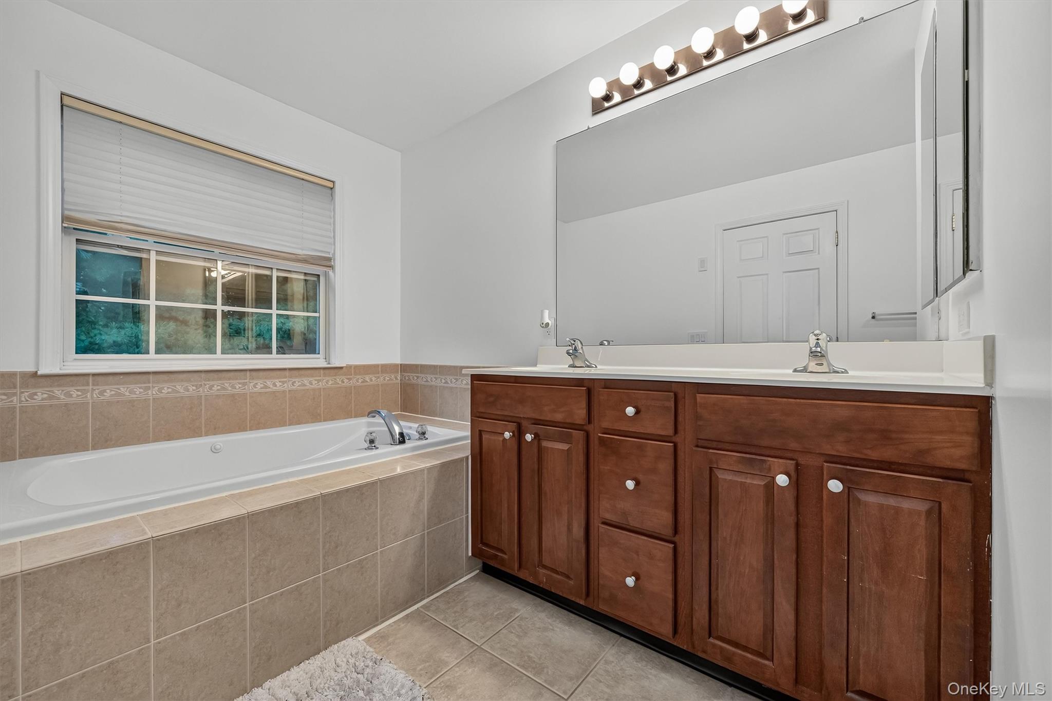 7 Gillian Court Property Photo 32