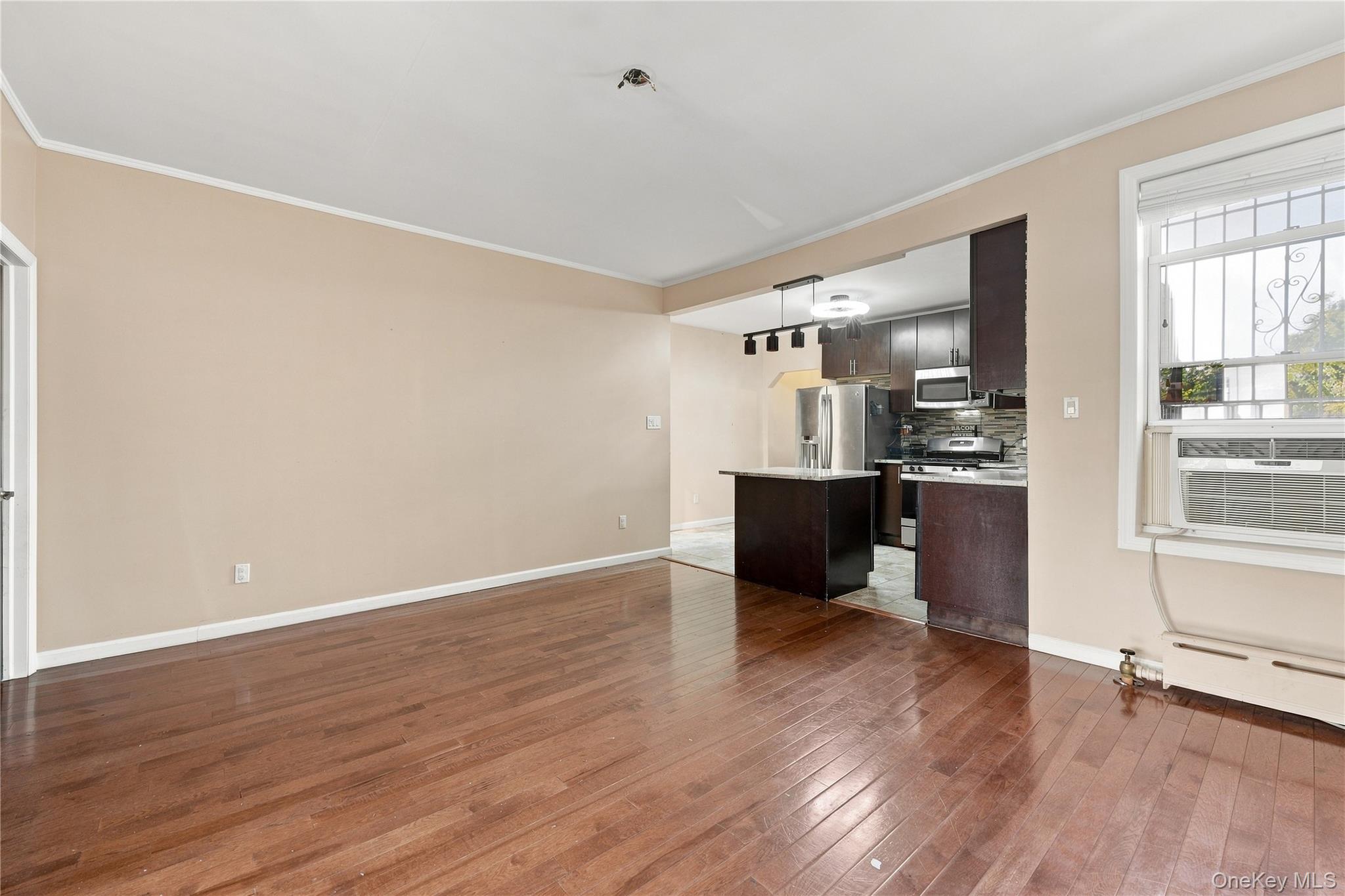 1659 W 3rd Street Property Photo 4