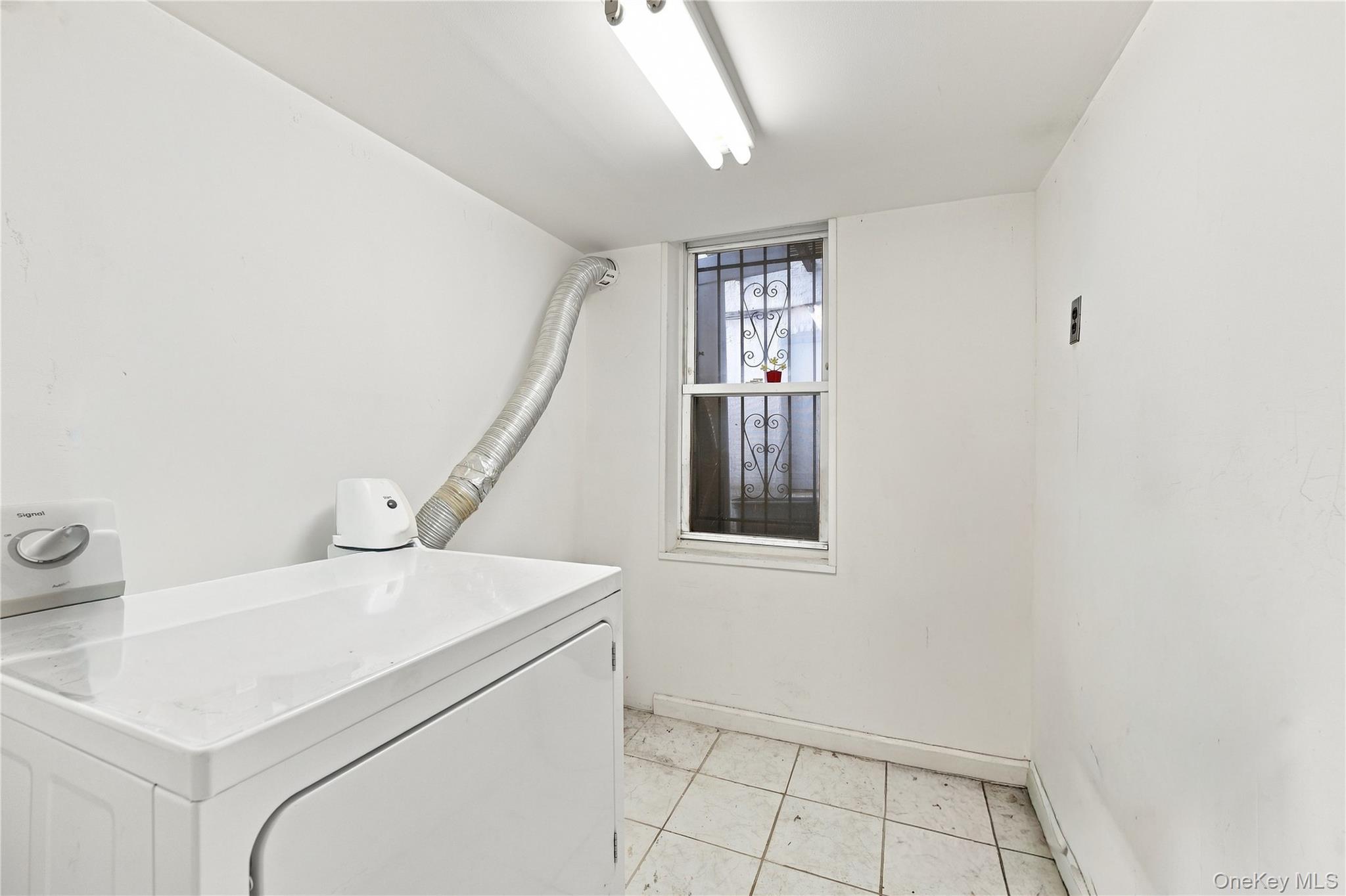 1659 W 3rd Street Property Photo 26