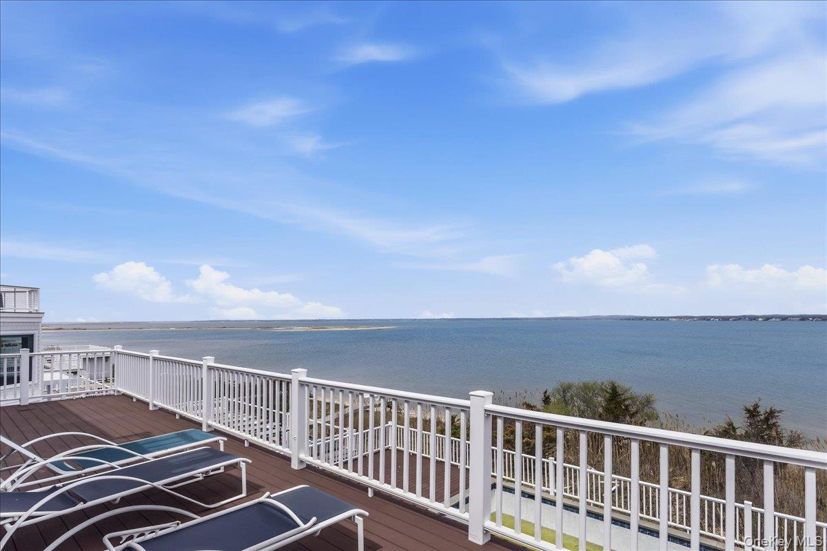 672 Dune Road Property Photo 3