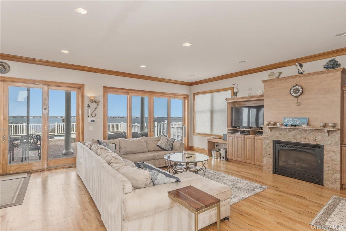 672 Dune Road Property Photo 7