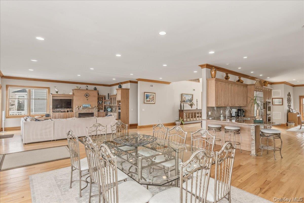 672 Dune Road Property Photo 11