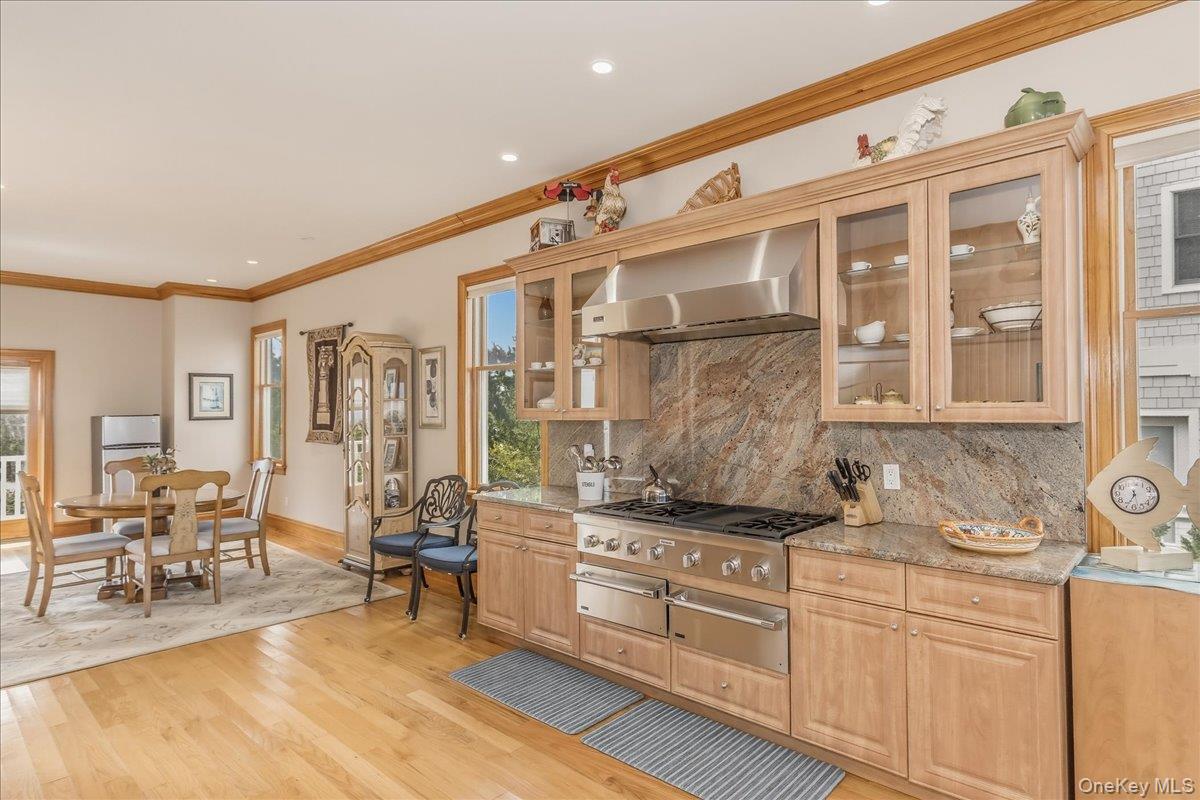672 Dune Road Property Photo 13