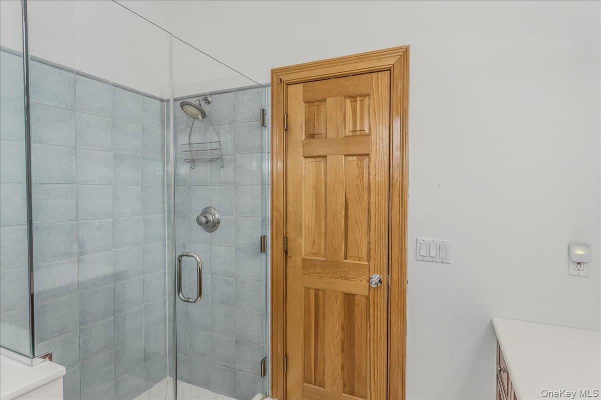 672 Dune Road Property Photo 28