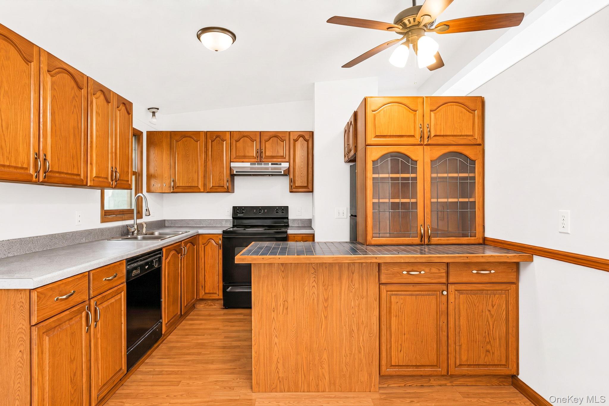 2356 Walnut Avenue Property Photo 6