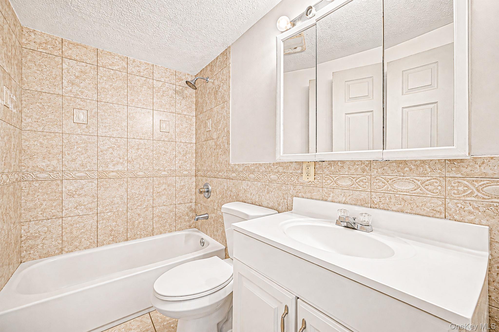 2356 Walnut Avenue Property Photo 15