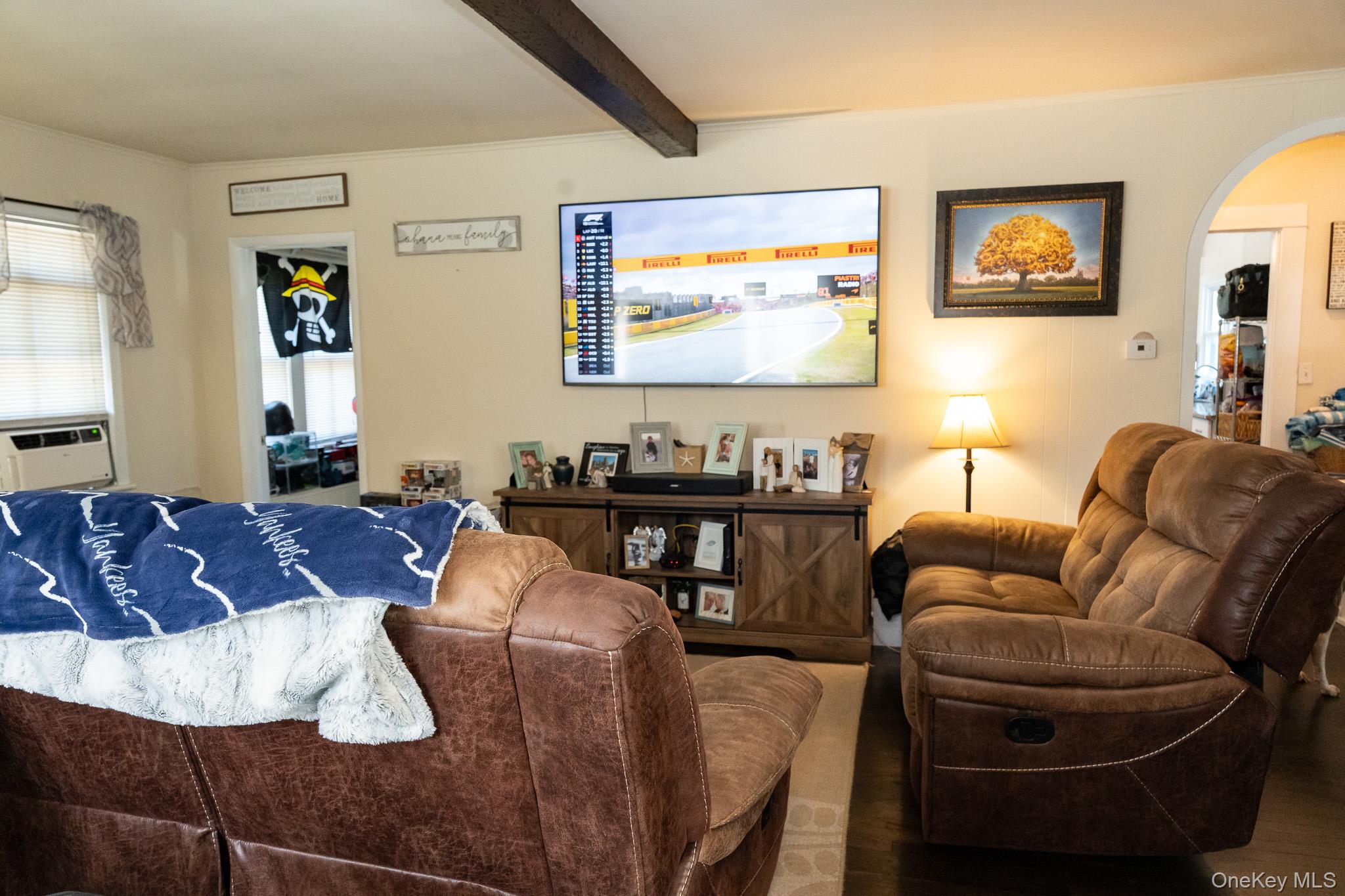 1405 Bay Avenue Property Photo 6