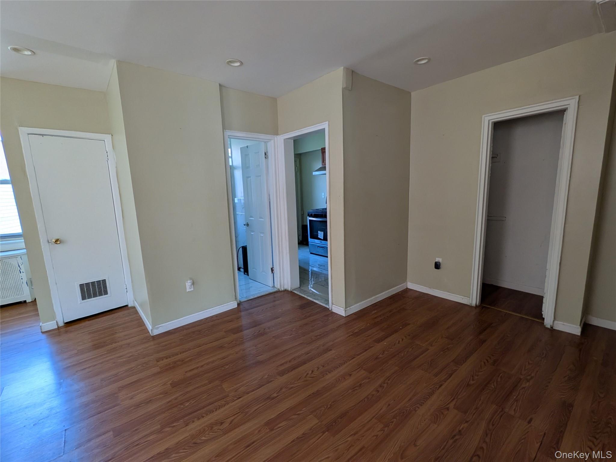 206-07 Hillside Avenue 2fl Property Photo 3