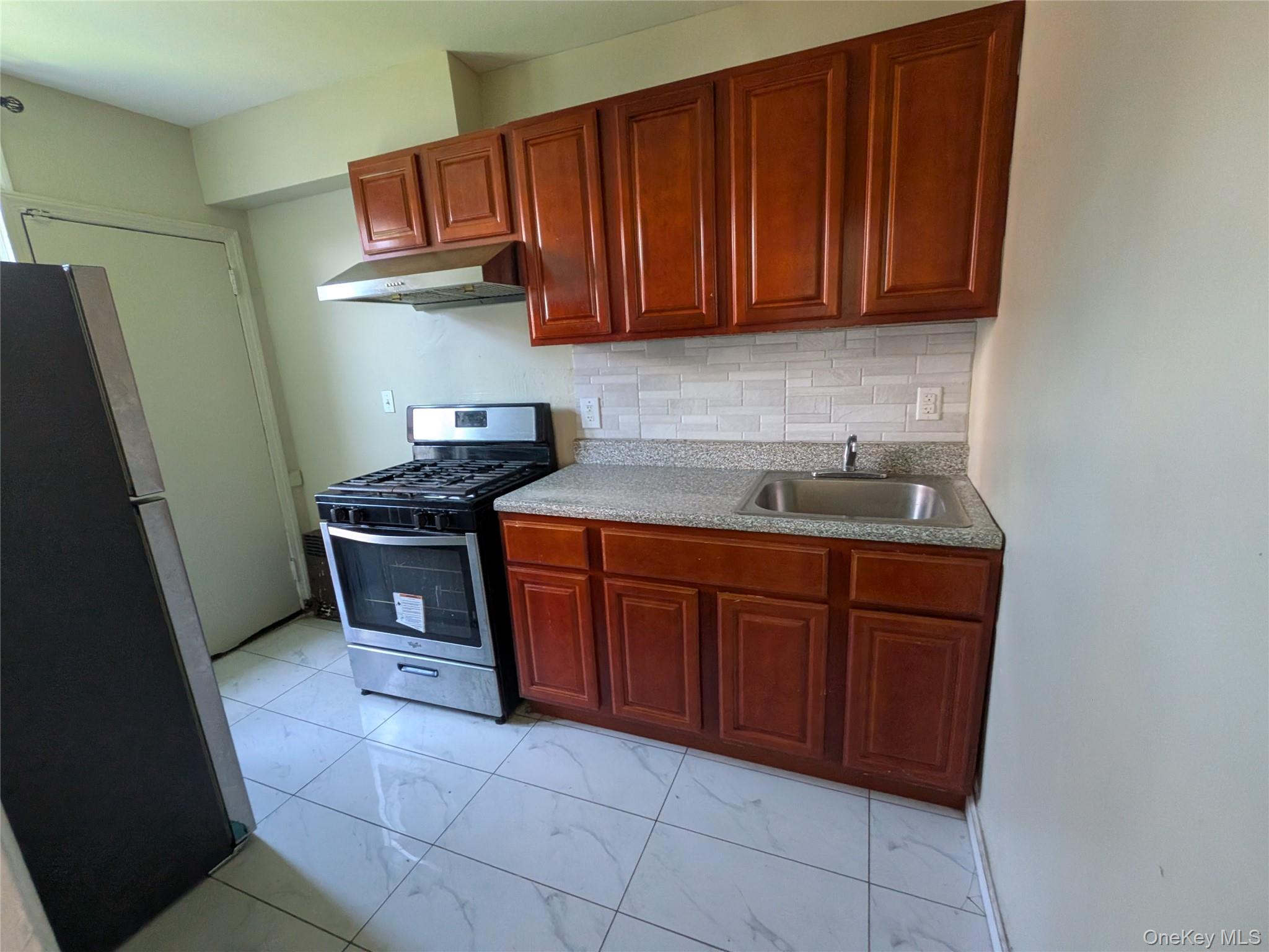206-07 Hillside Avenue 2fl Property Photo 4