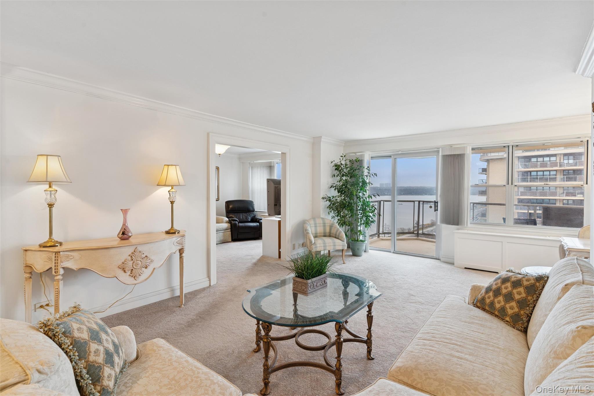17-85 215th Street 15m Property Photo 6
