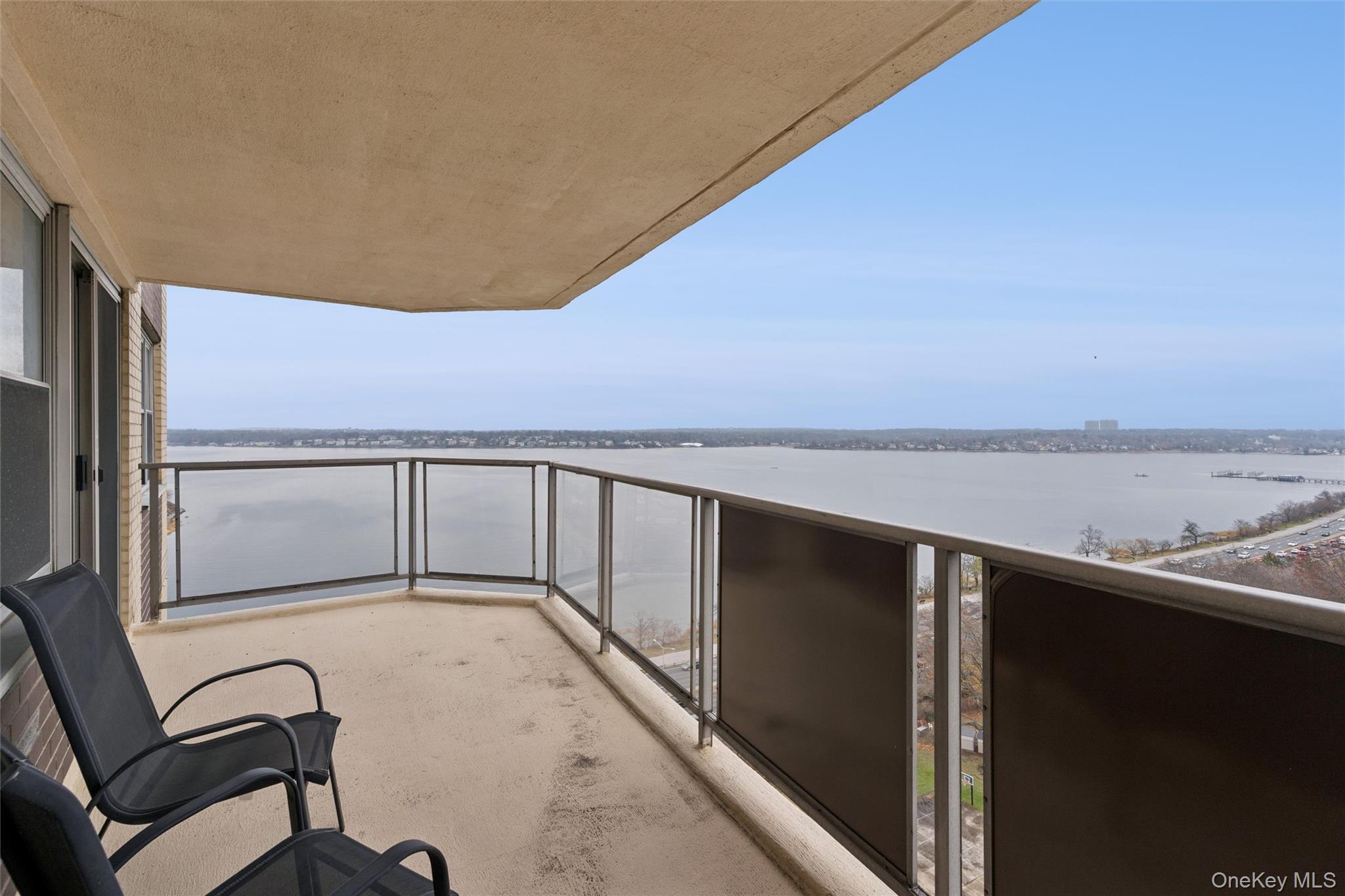 17-85 215th Street 15m Property Photo 10