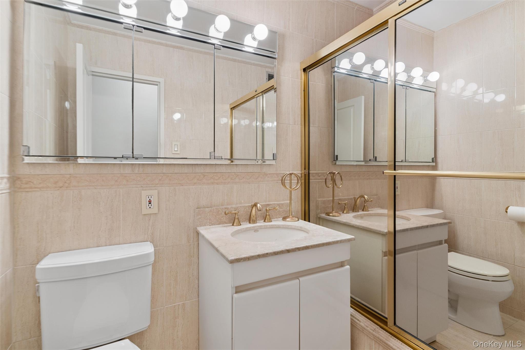 17-85 215th Street 15m Property Photo 15