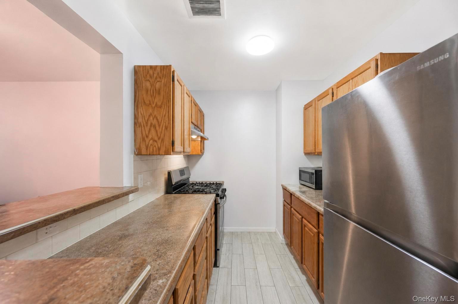 425 Barbey Street Property Photo 11