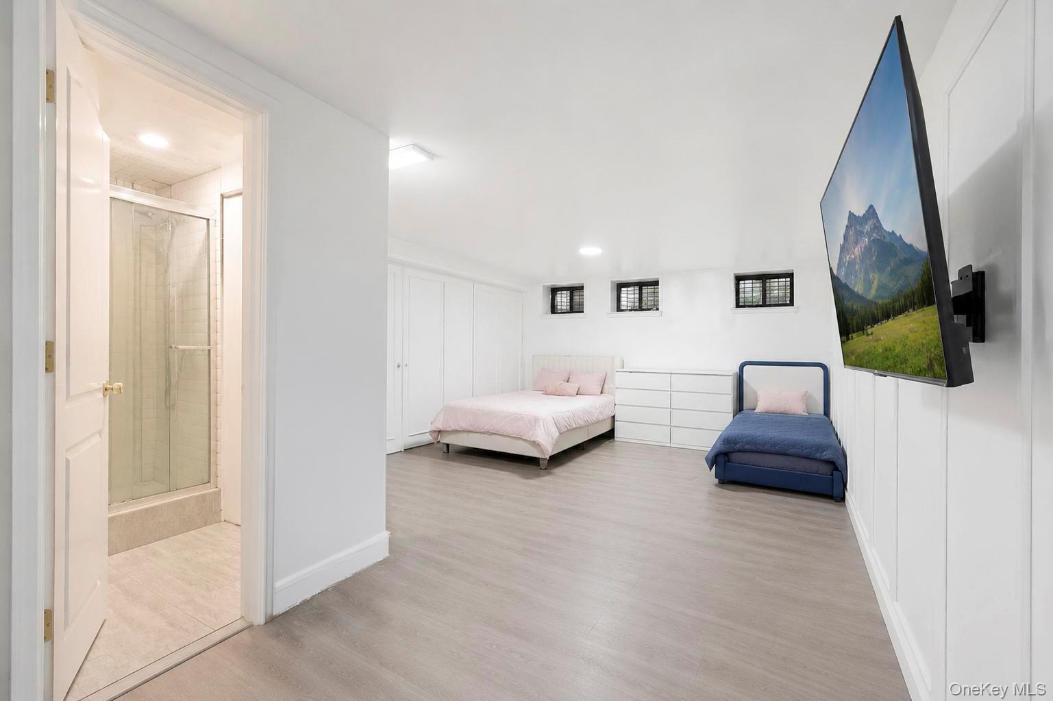 425 Barbey Street Property Photo 32