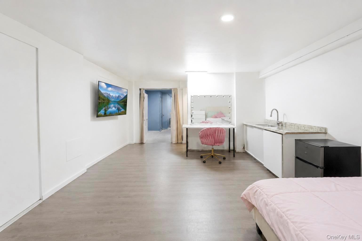 425 Barbey Street Property Photo 33