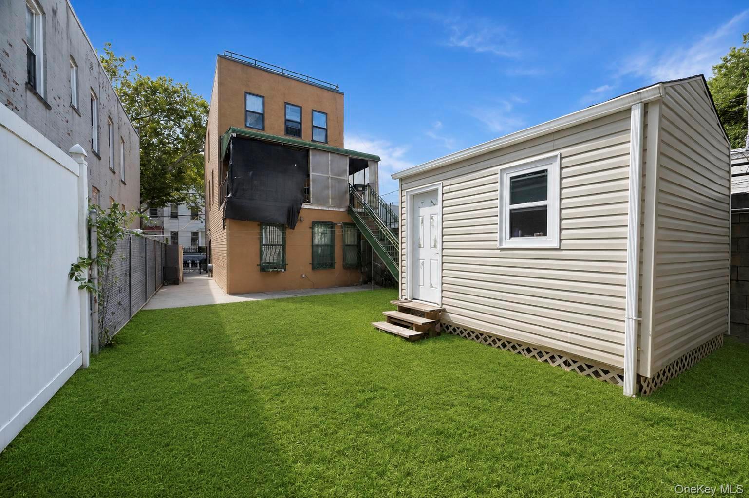 425 Barbey Street Property Photo 38