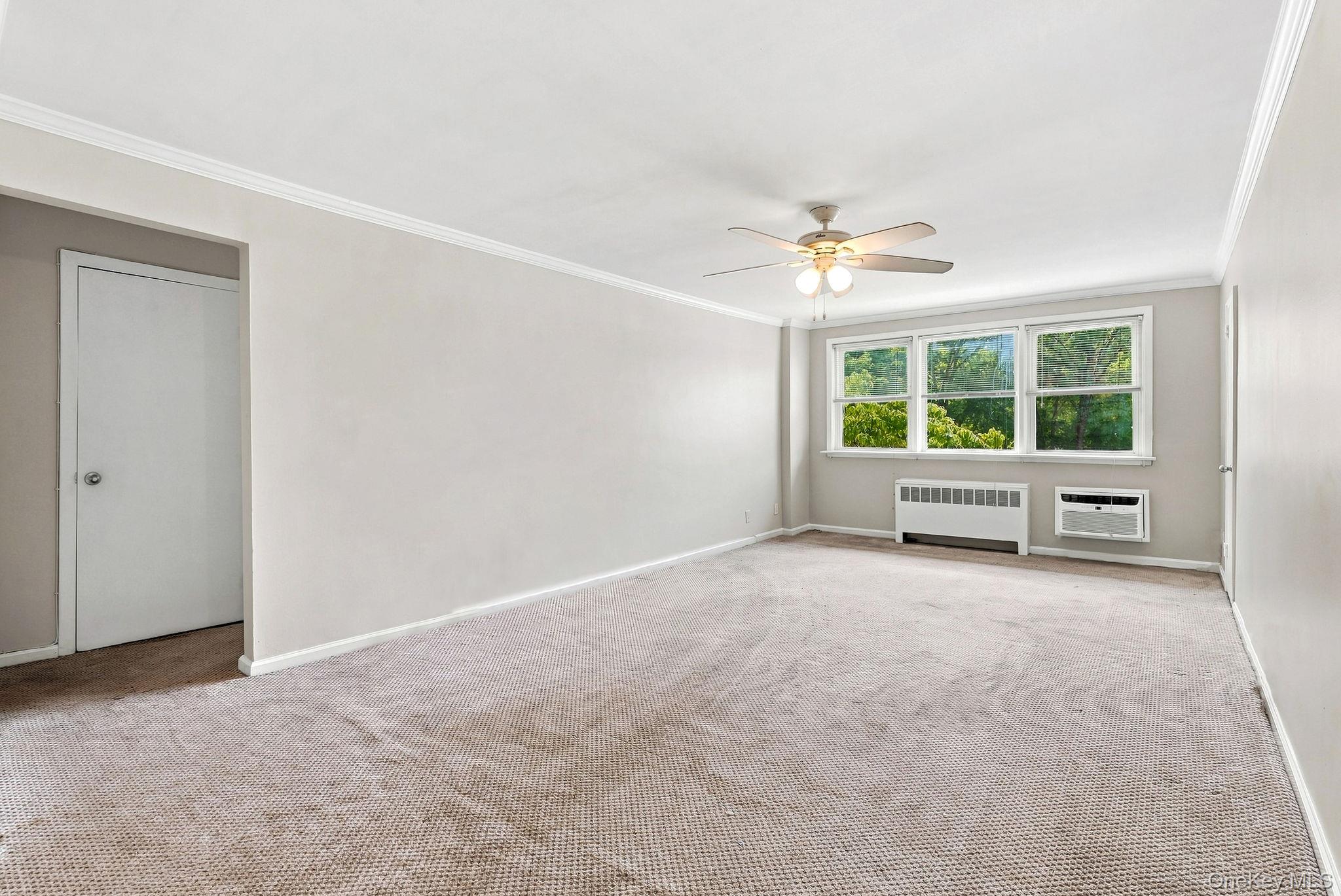 19 Avon Circle D Property Photo 5
