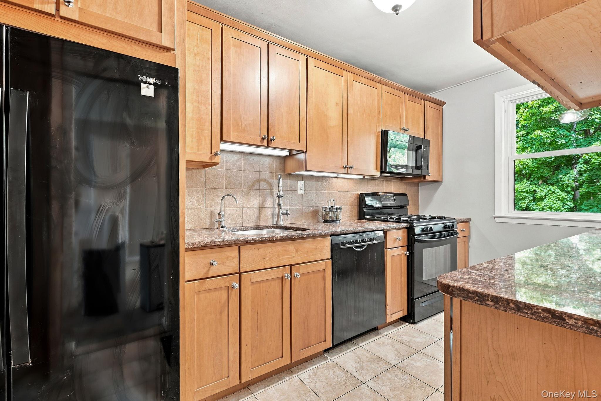 19 Avon Circle D Property Photo 7