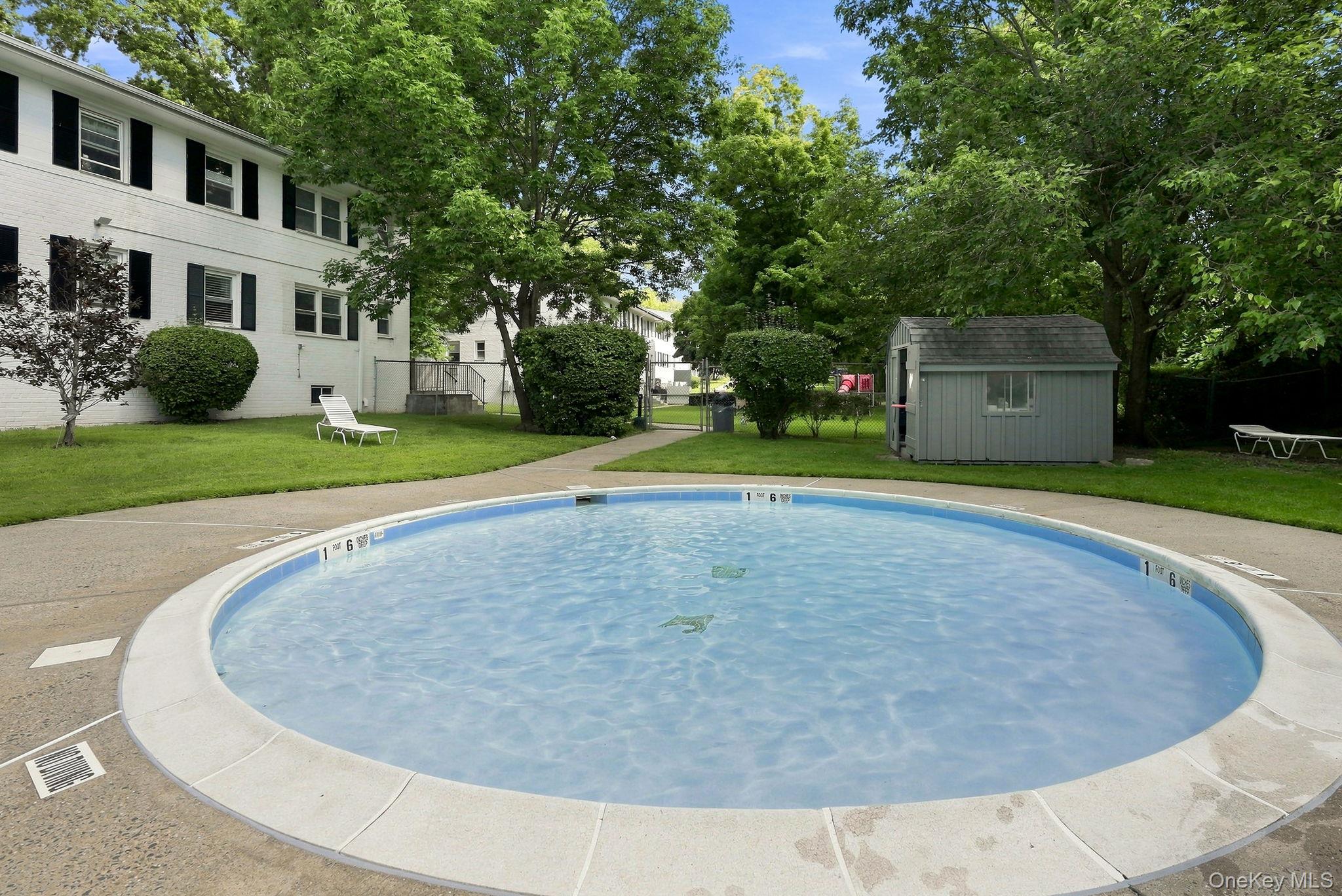 19 Avon Circle D Property Photo 13