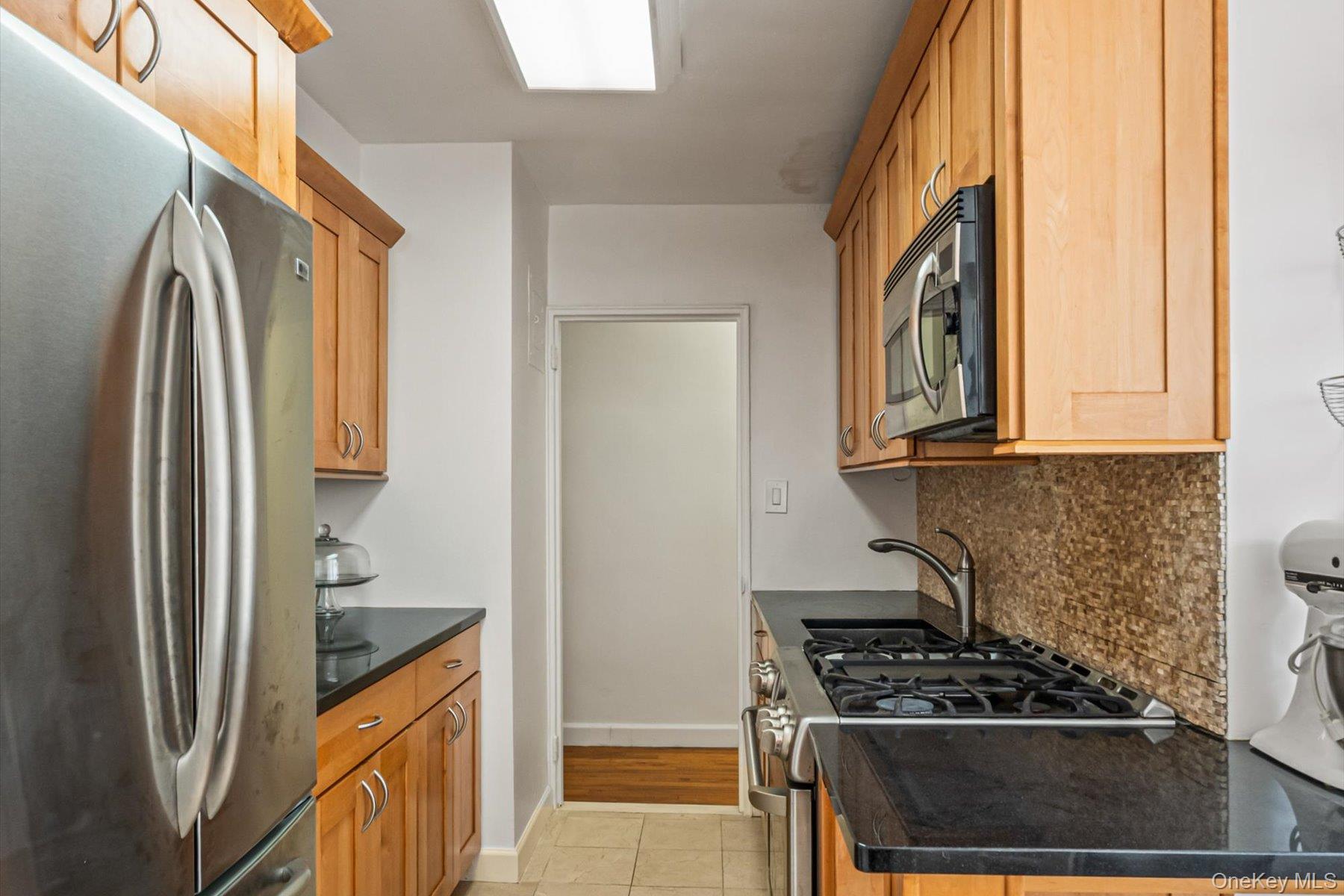 72-10 112th Street 3b Property Photo 9