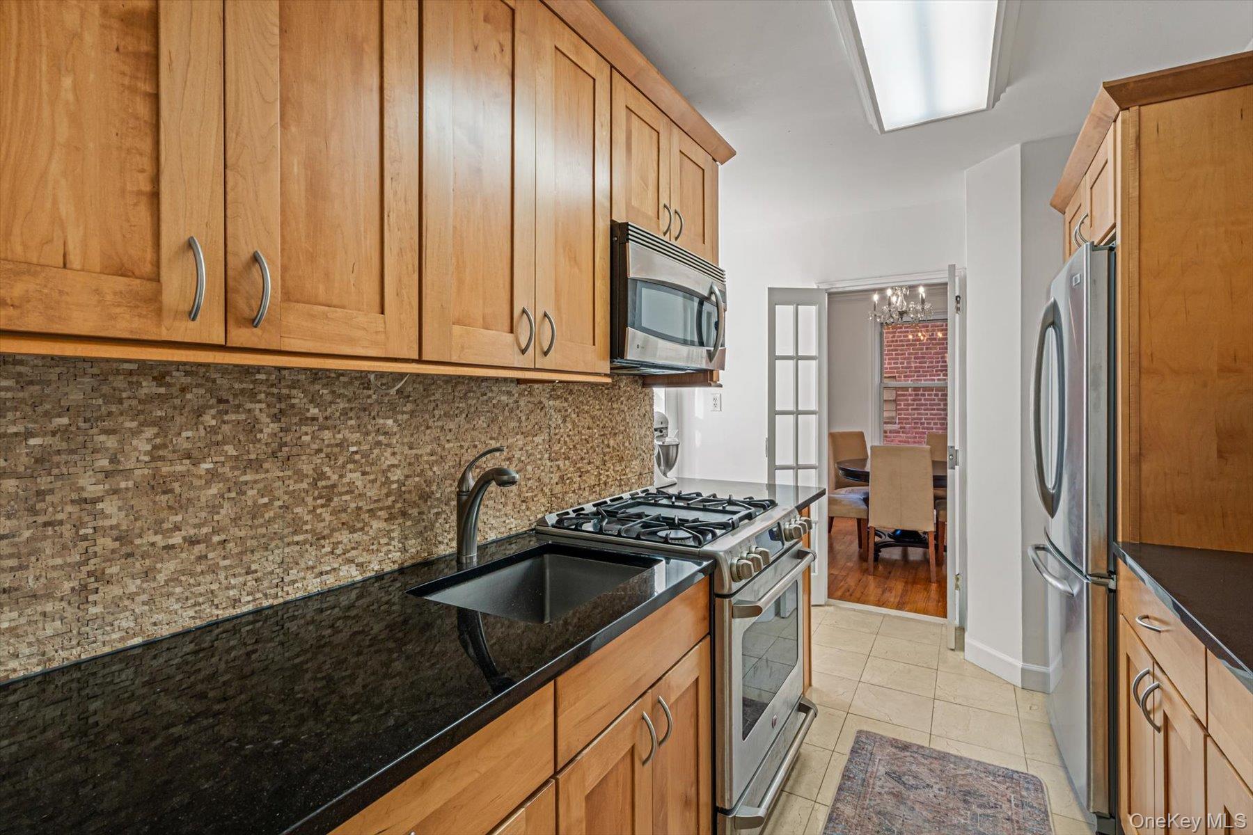 72-10 112th Street 3b Property Photo 10