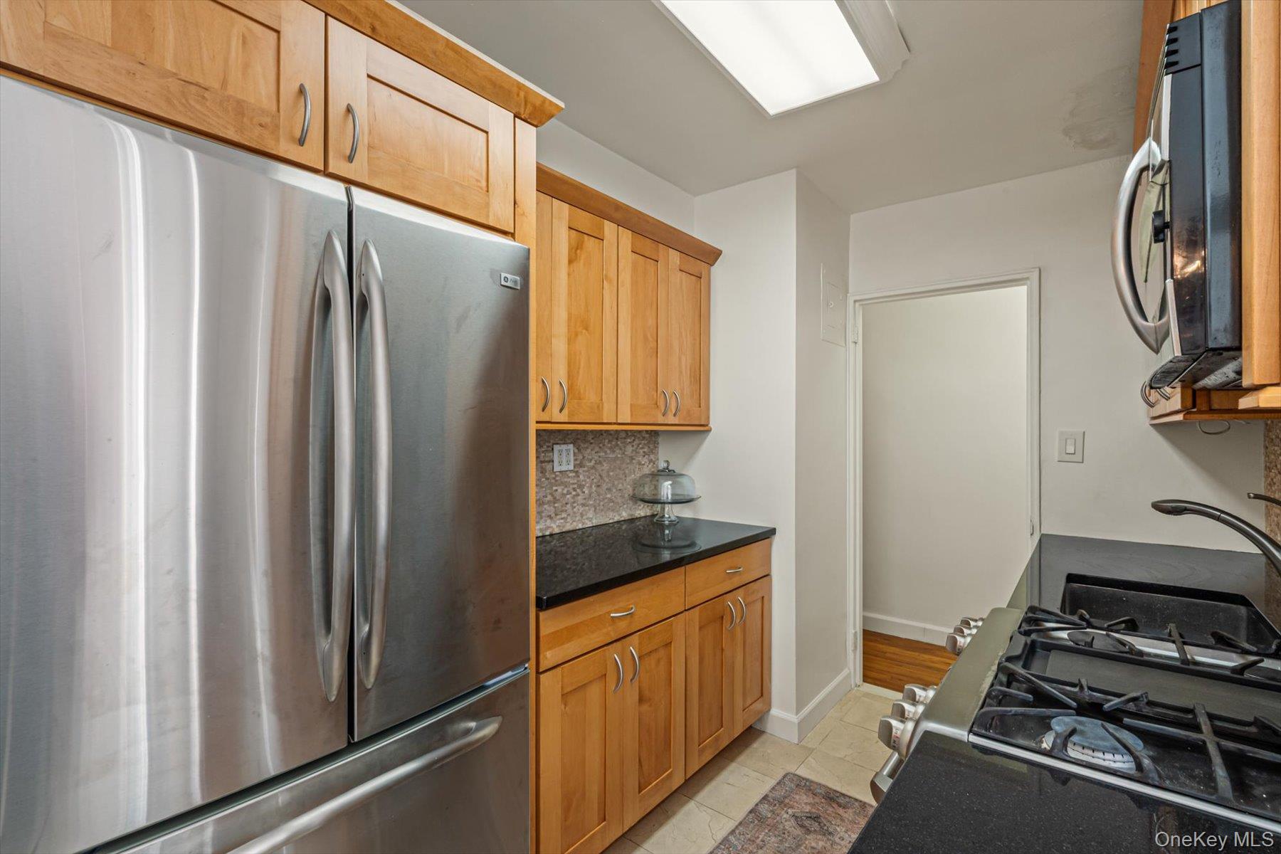 72-10 112th Street 3b Property Photo 11