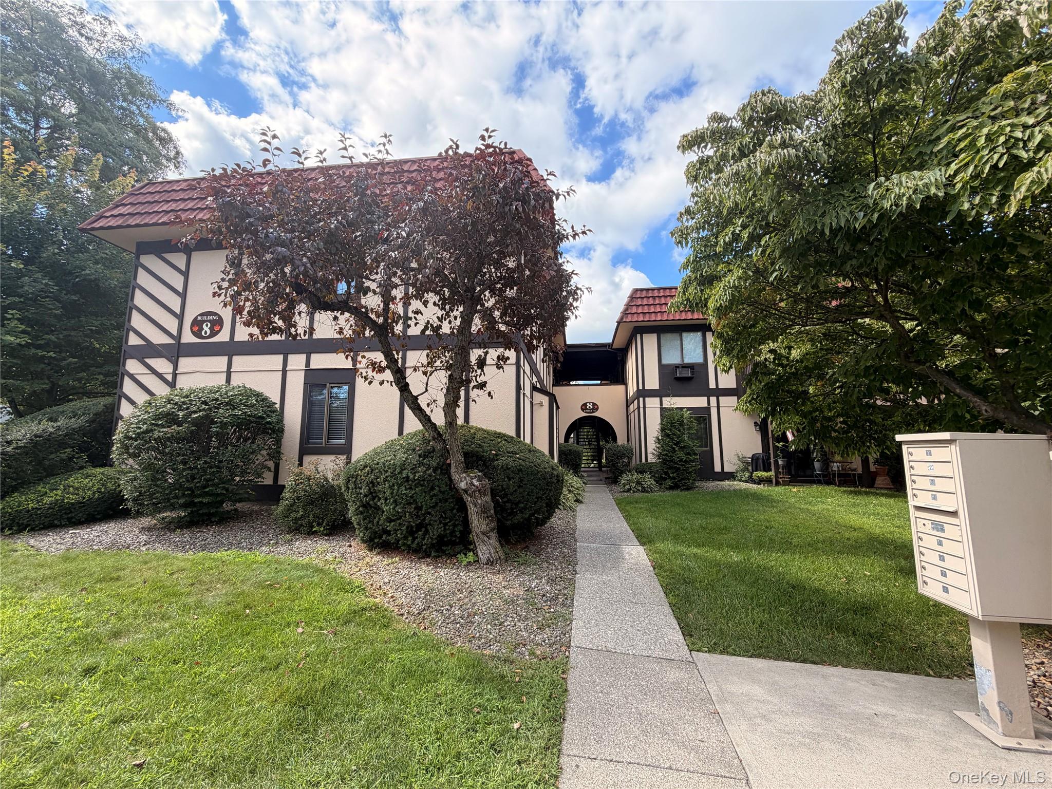 8 Loudon Drive 8 Property Photo 1