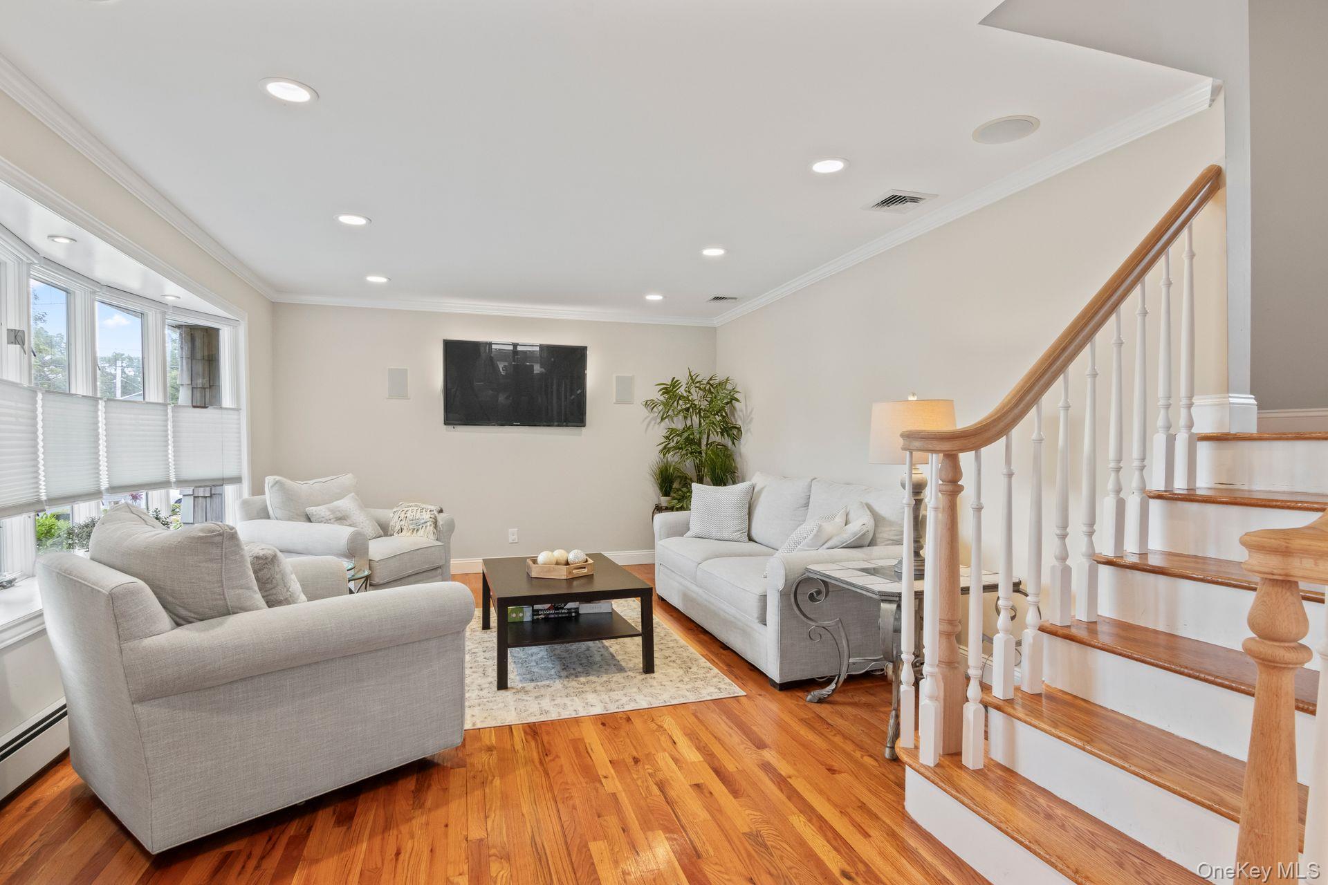 115 N John Street Property Photo 4