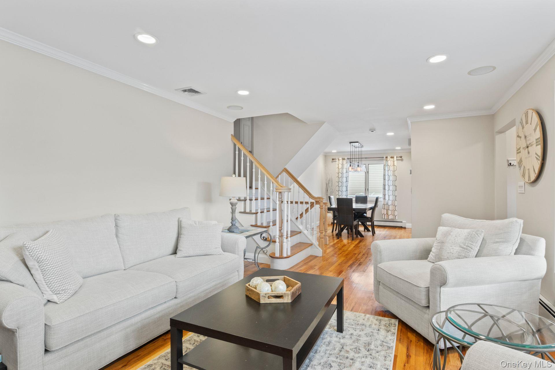 115 N John Street Property Photo 5
