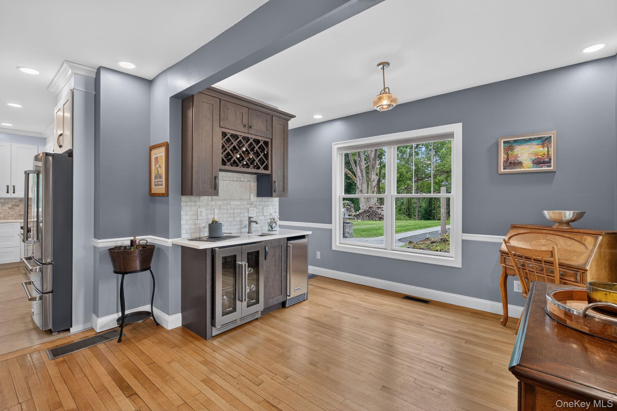 42 Colonial Avenue Property Photo 9