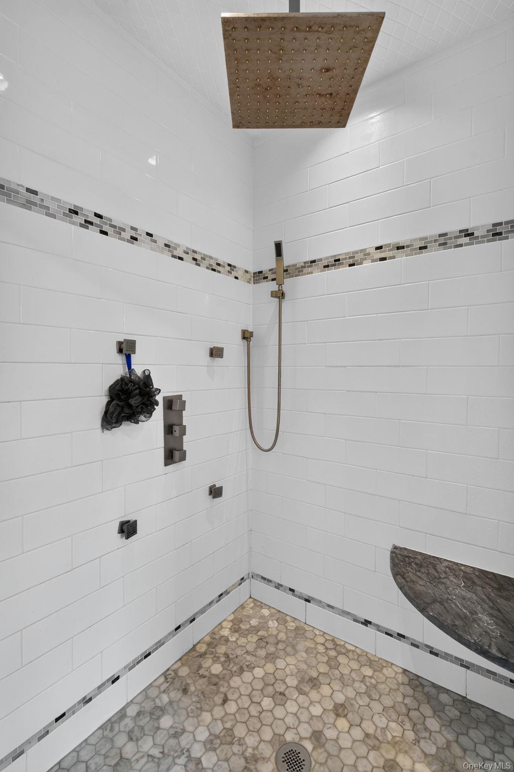 42 Colonial Avenue Property Photo 24