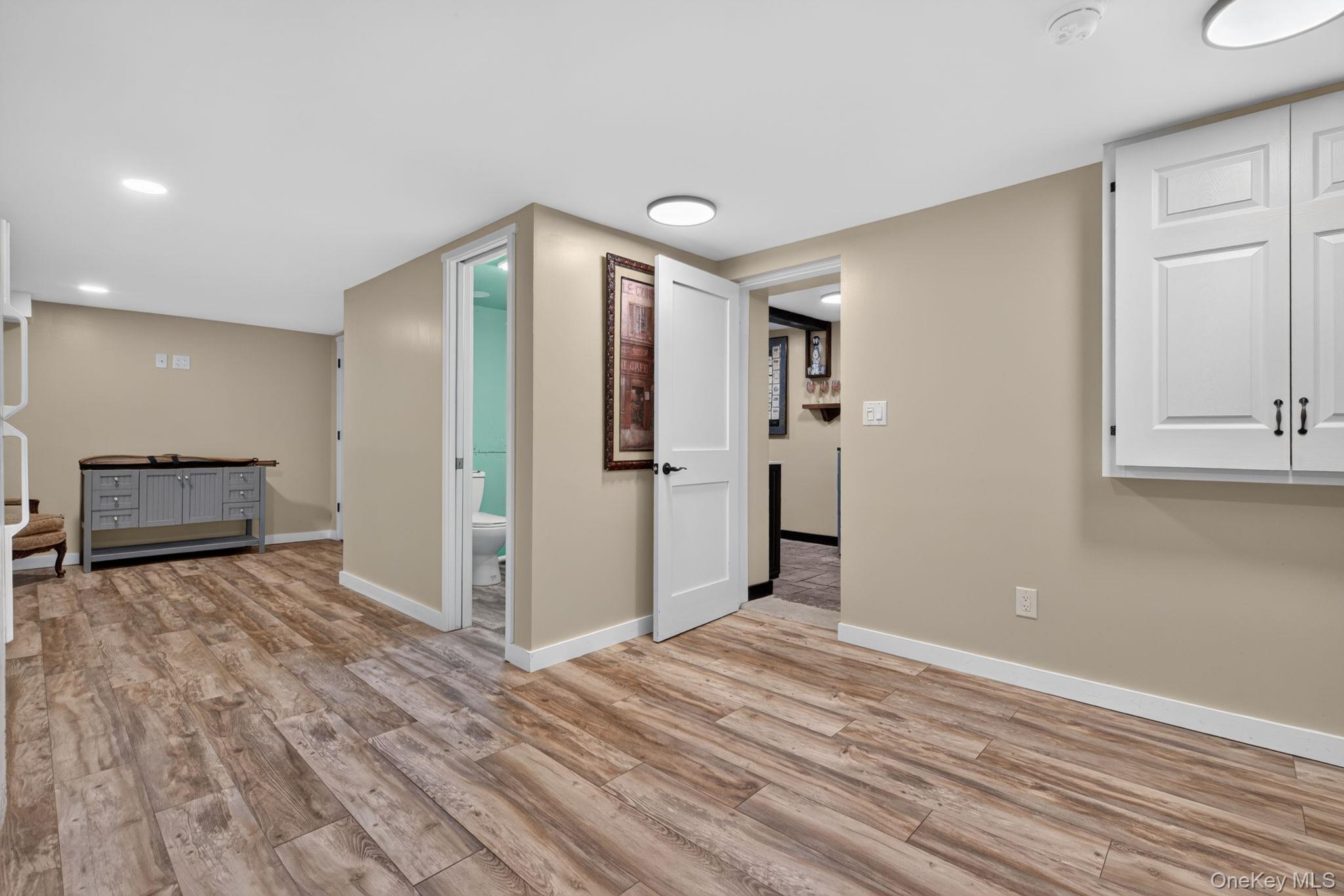 42 Colonial Avenue Property Photo 33