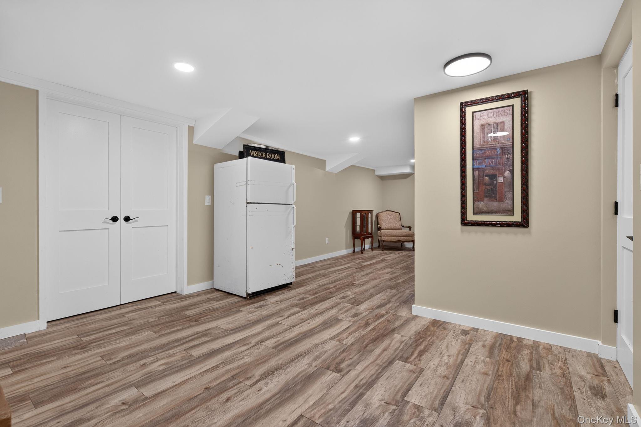 42 Colonial Avenue Property Photo 34