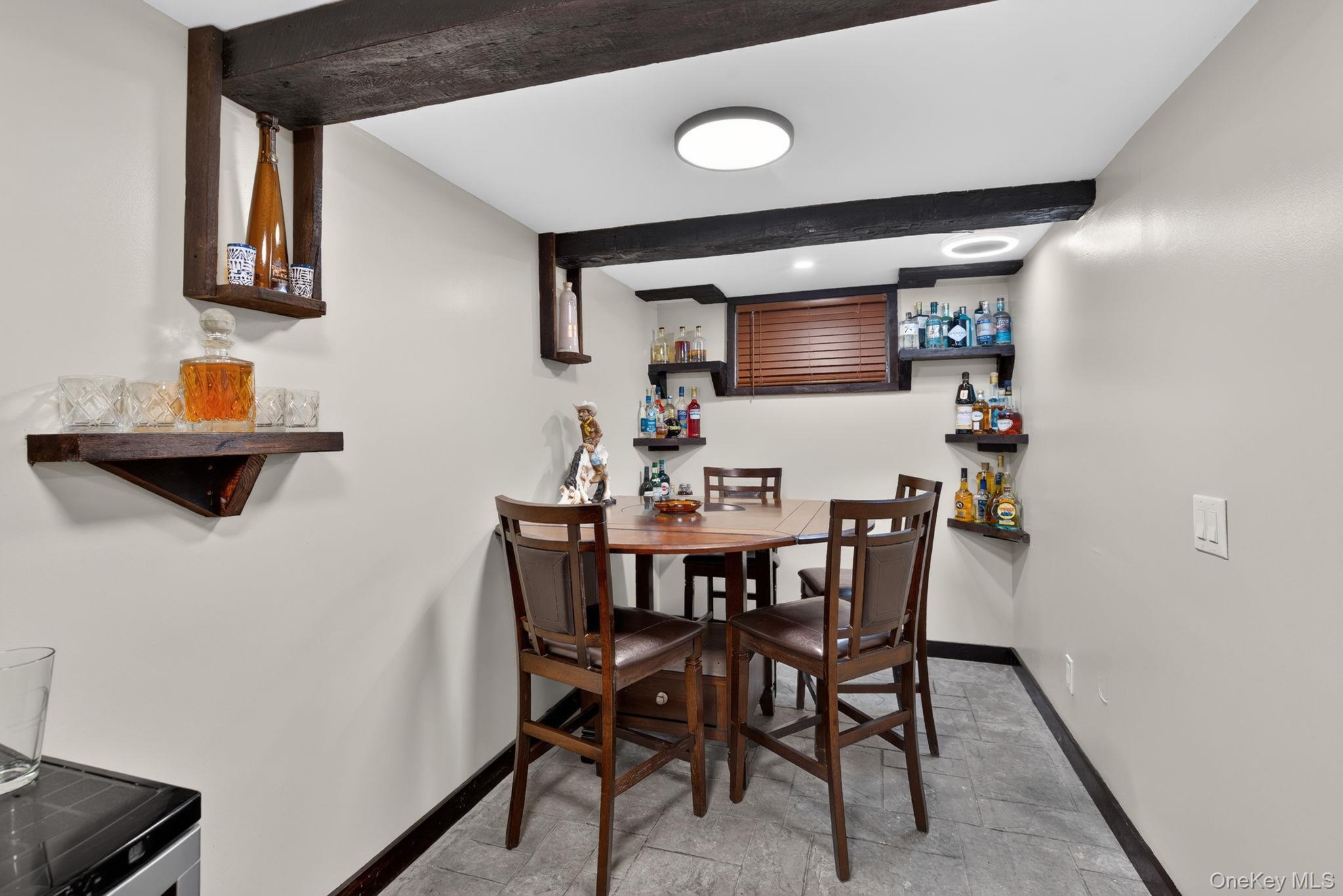42 Colonial Avenue Property Photo 39