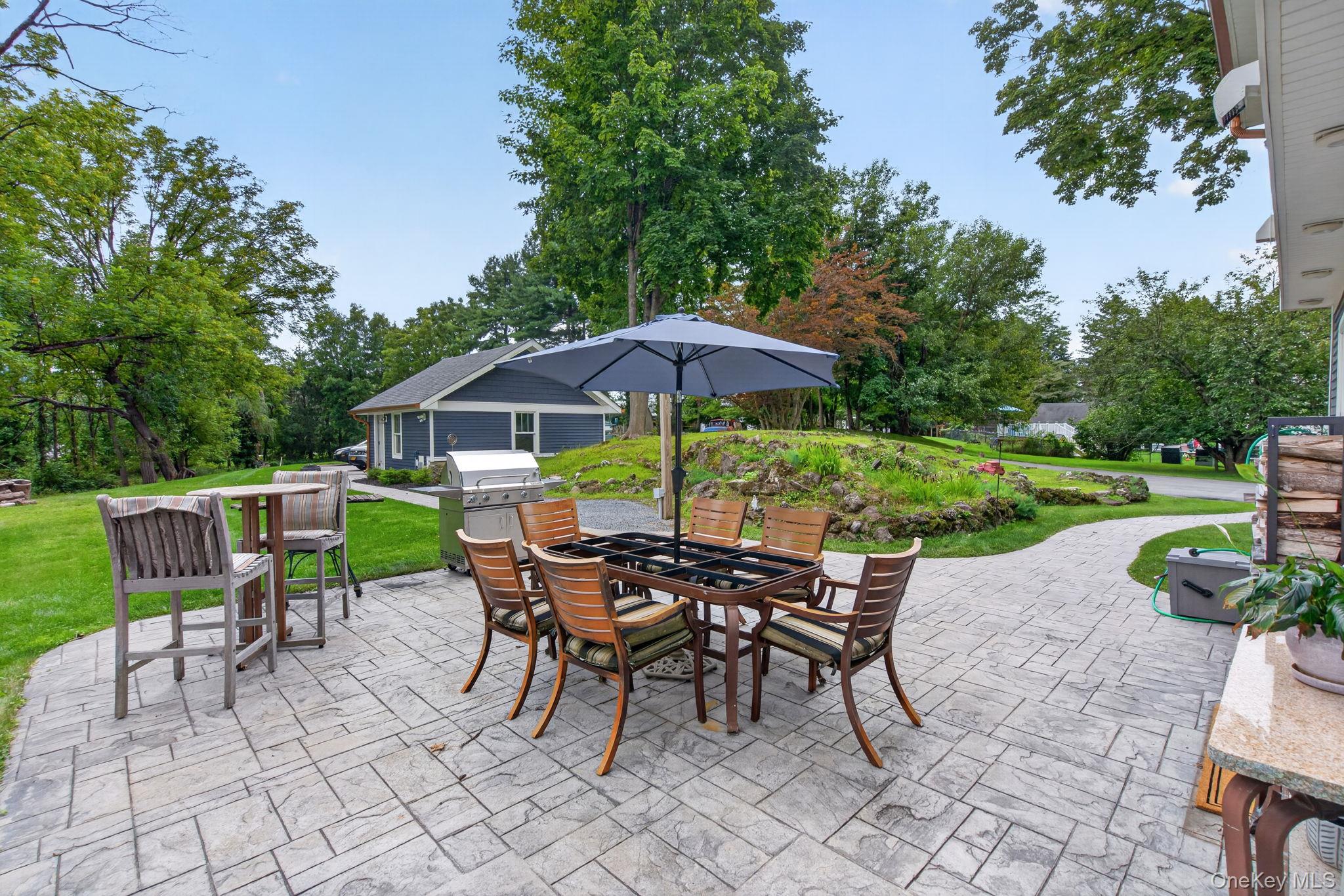 42 Colonial Avenue Property Photo 43